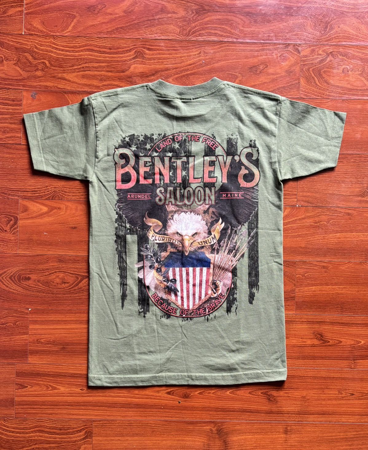Bentley S - Vintage Bayside Bentleys Saloon Tee Size US S / EU 44-46 / 1 - 1 Thumbnail