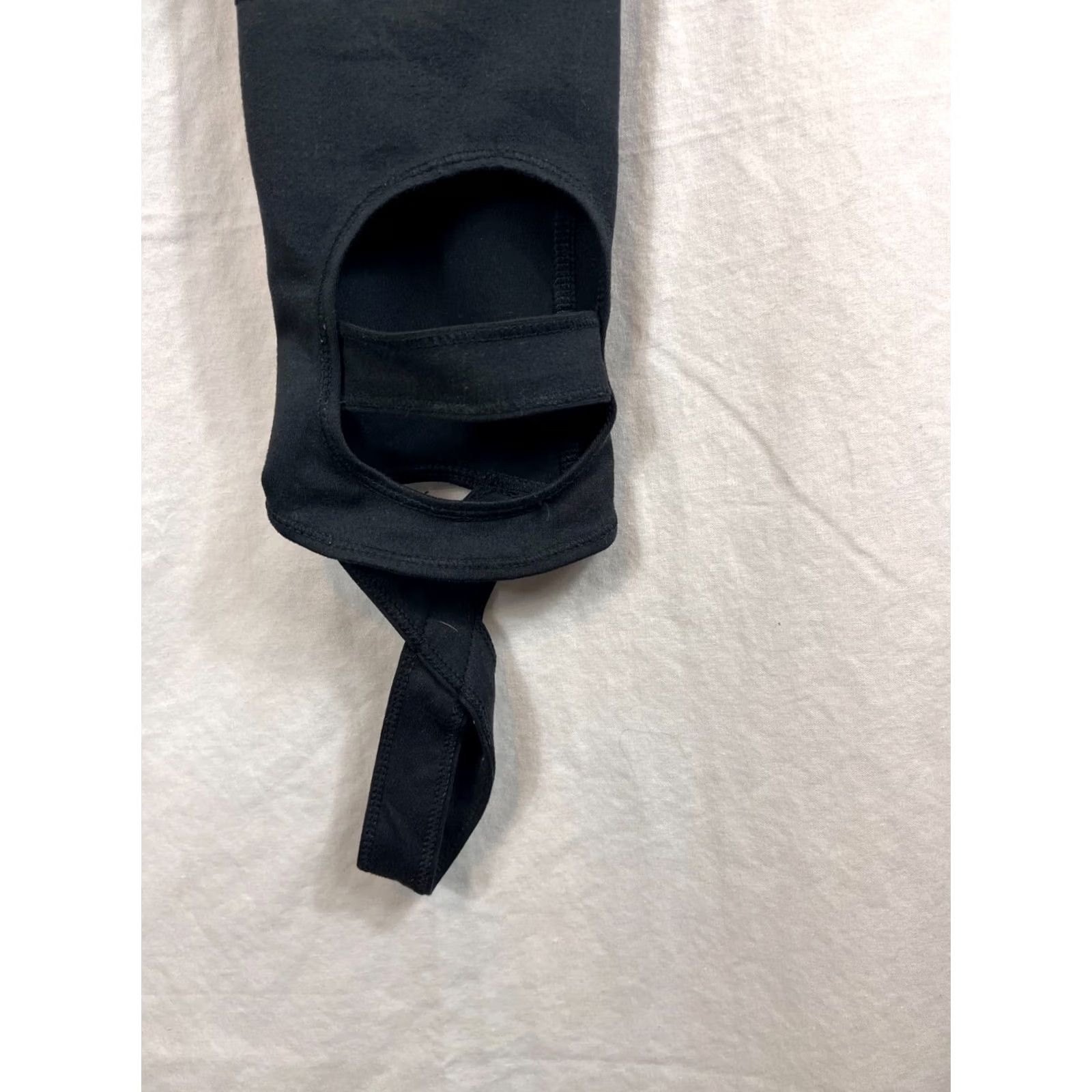 Free People Free People Movement Black Leggings Foot Strap Dance Yoga 66170 Pocket Women SP Small Petite slimming pockets foot straps leggings Size 28" / US 6 / IT 42 - 6 Thumbnail