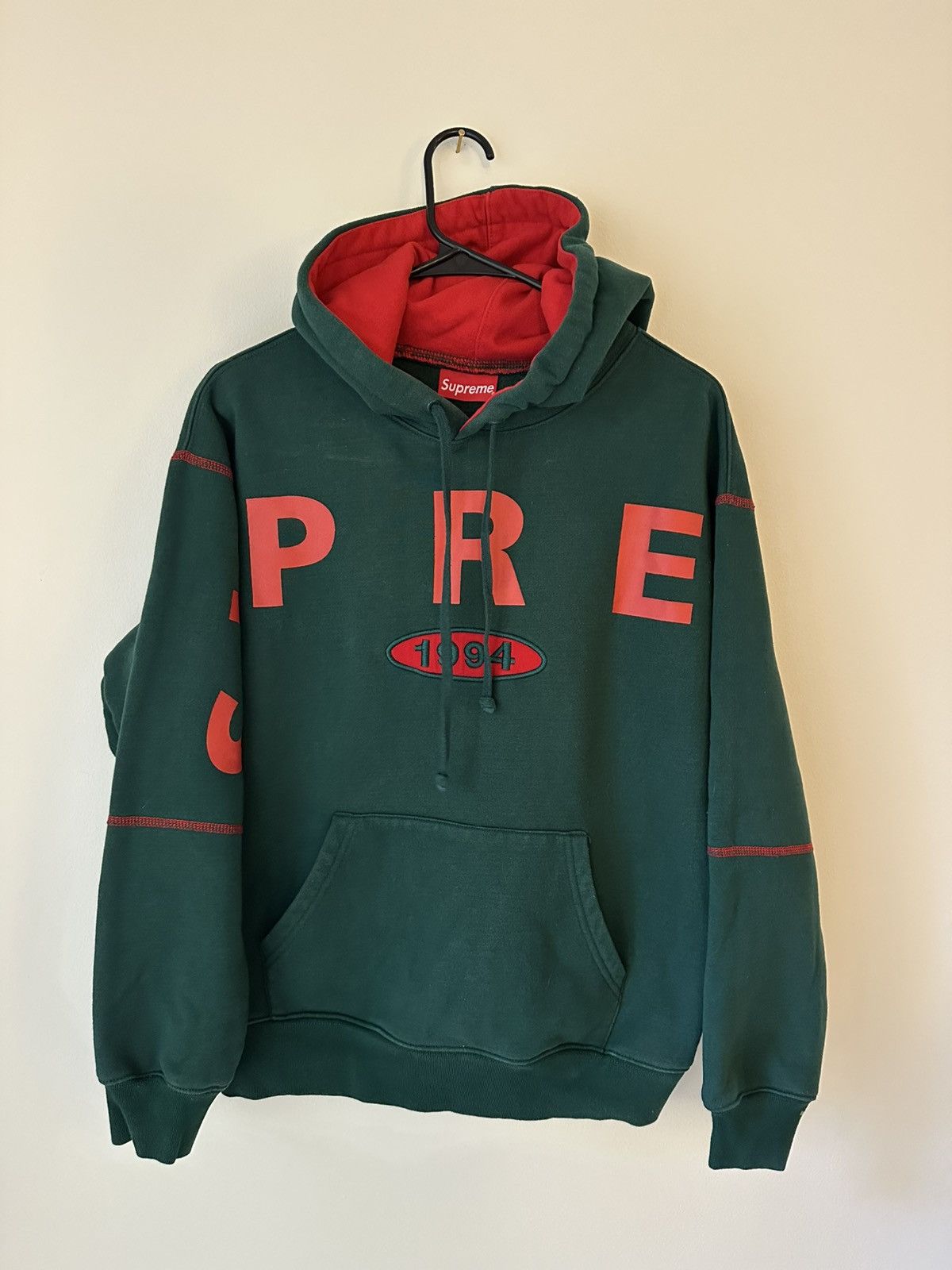 Supreme Supreme Spread Logo Hooded Sweatshirt Size US S / EU 44-46 / 1 - 1 Thumbnail