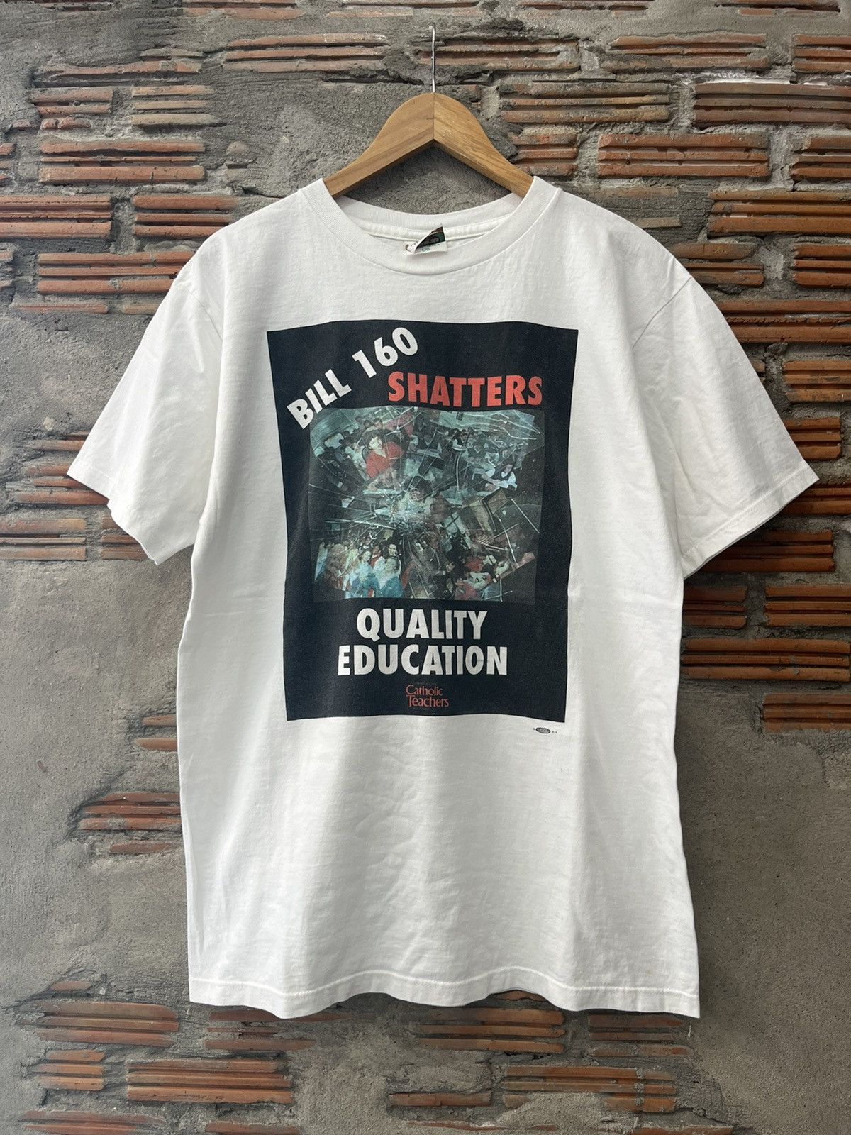 Arts & Science Vtg Bill 160 SHATTERS Quality Education 90’s Tshirt Size US L / EU 52-54 / 3 - 2 Thumbnail