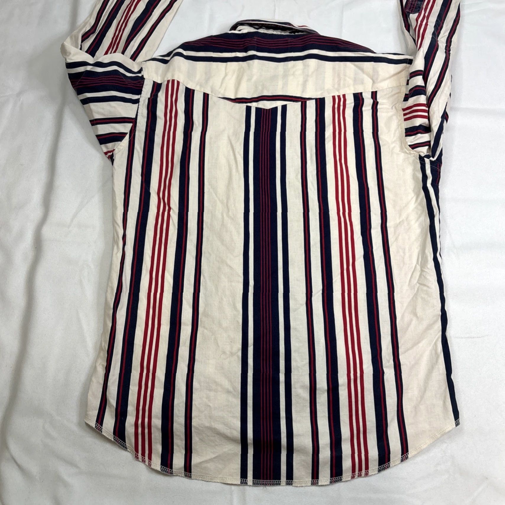 Wrangler VINTAGE Wrangler Pearl Snap Men’s 16-34 Red White Blue Patriotic Western XL Blue Long Sleeve Button-Up Snap Shirts Mens Size US XL / EU 56 / 4 - 5 Thumbnail