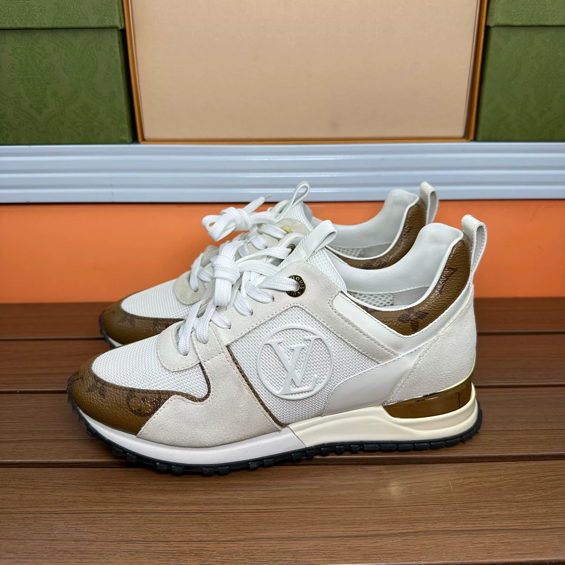 Louis Vuitton Louis Vuitton Casual Lowtop Sneakers it_38-5 Women Size US 8.5 / IT 38.5 - 1 Thumbnail