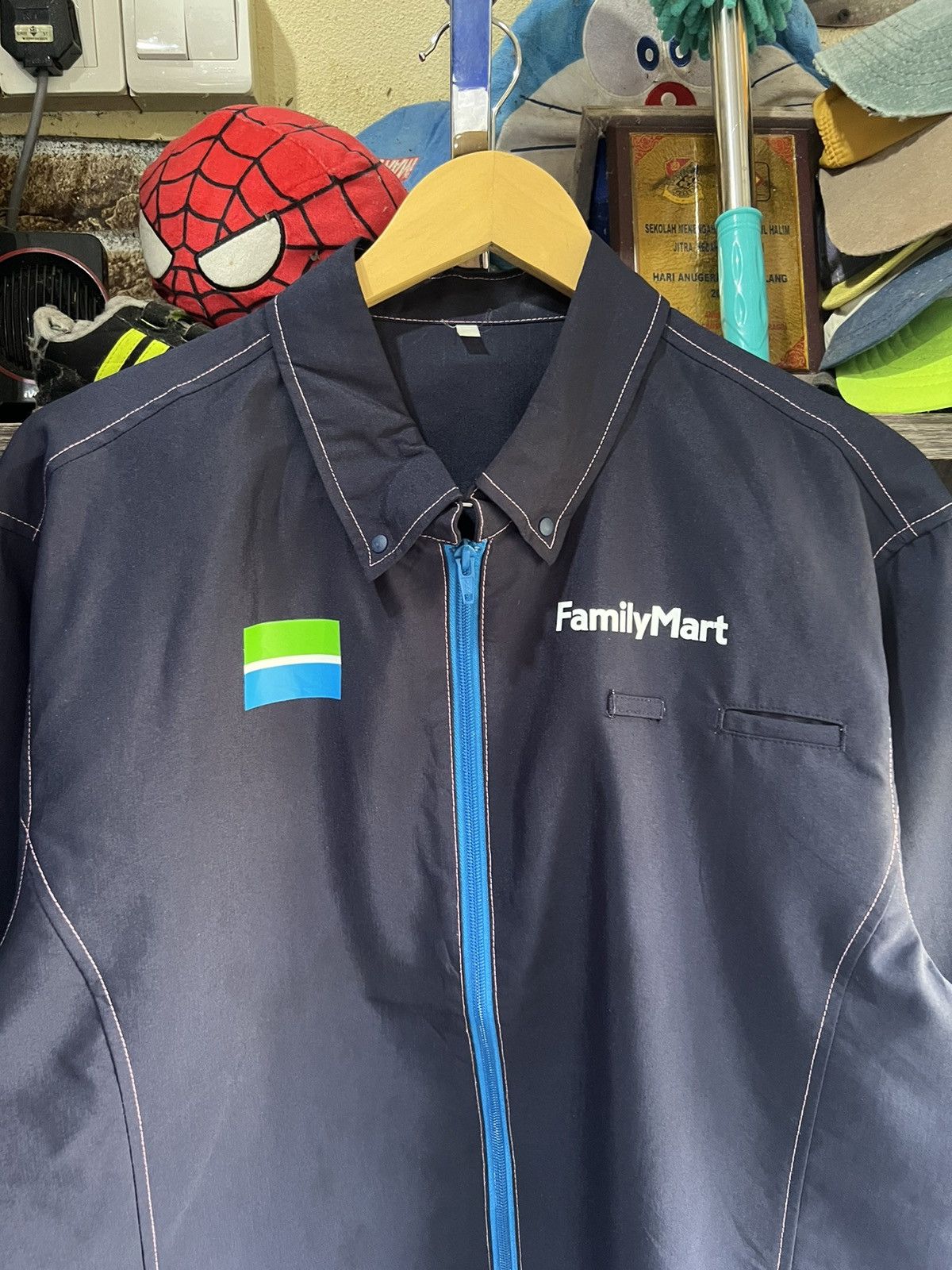 Japanese Brand 🔥Rare Family Mart Zipper Jacket Size US L / EU 52-54 / 3 - 4 Thumbnail