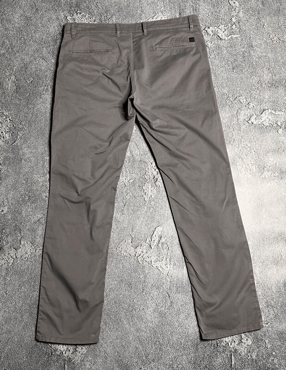 Hugo Boss Hugo Boss men's chino 36/32 Size US 36 / EU 52 - 1 Thumbnail