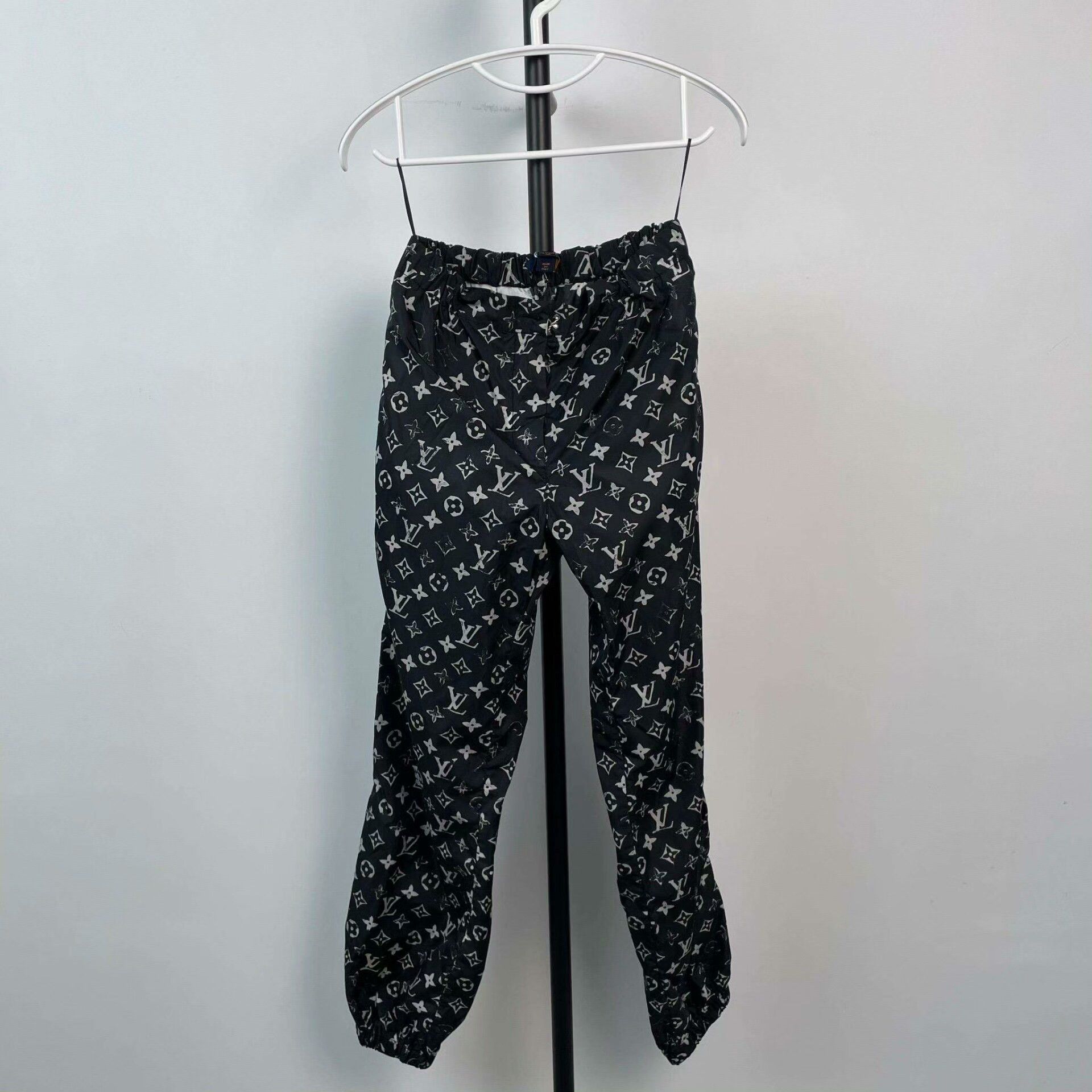 Louis Vuitton Louis Vuitton Monogram Print Joggers Size 34" / US 12 / IT 48 - 1 Thumbnail