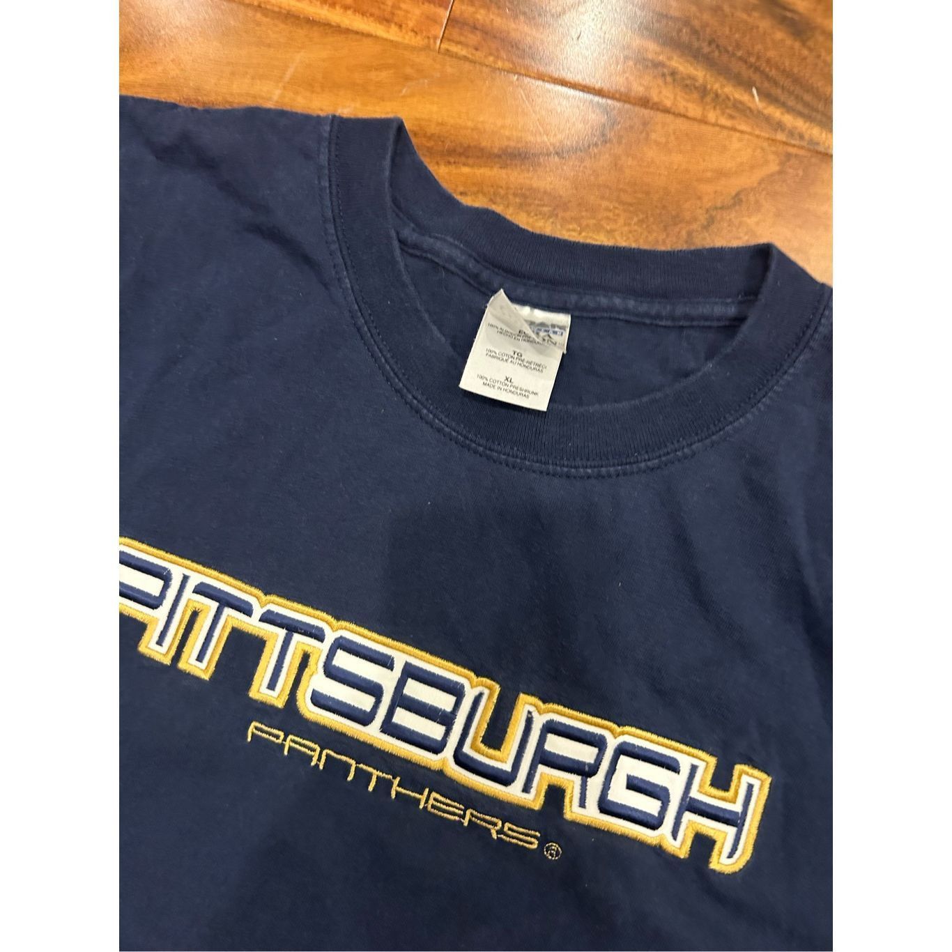 Gildan Vintage Y2K, Pittsburgh Panthers embroidered puff print T-sh Size US XL / EU 56 / 4 - 2 Thumbnail