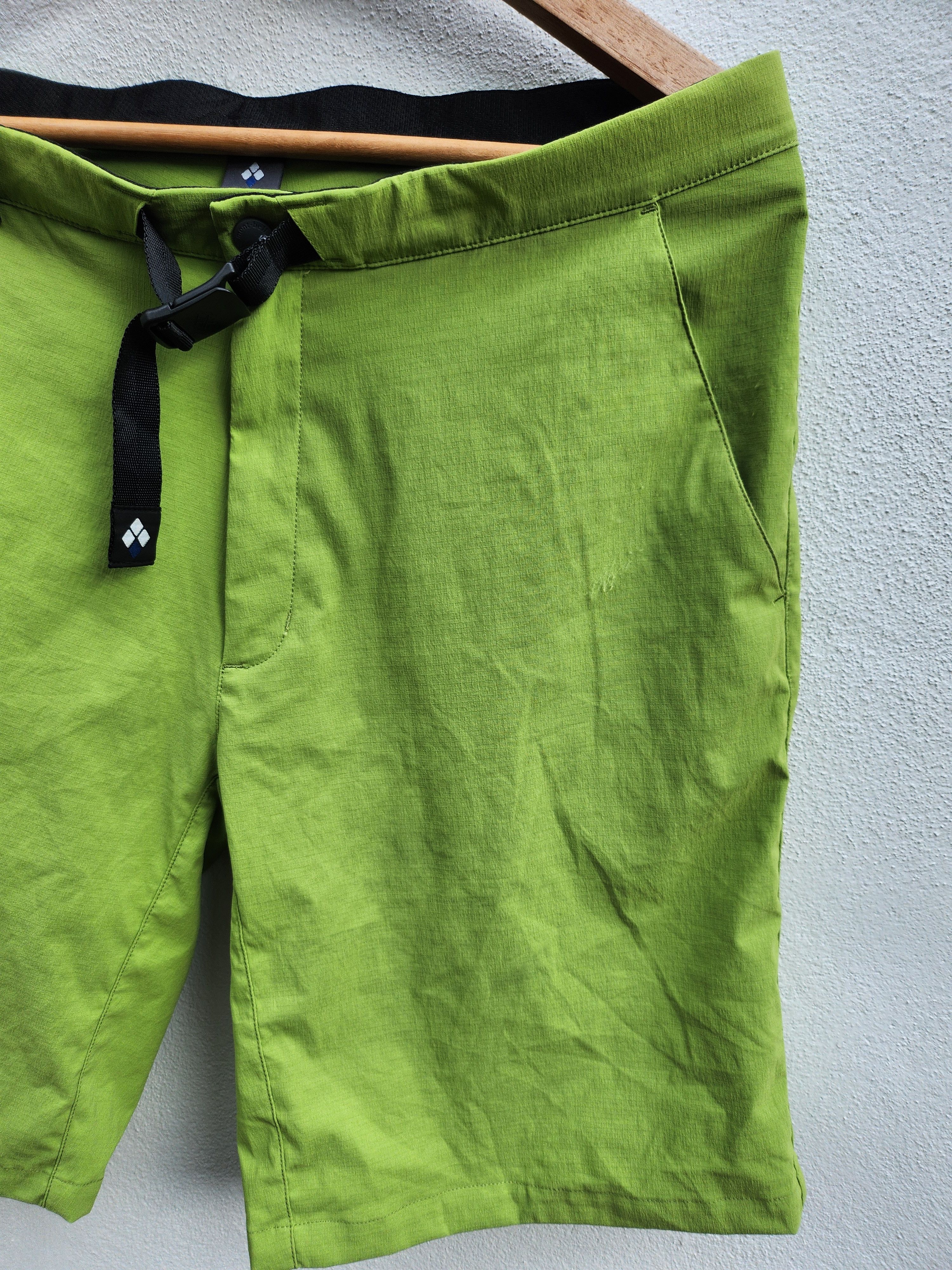 Japanese Brand × Montbell 💥Montbell Neon Green Sports Shorts Size US 34 / EU 50 - 2 Thumbnail