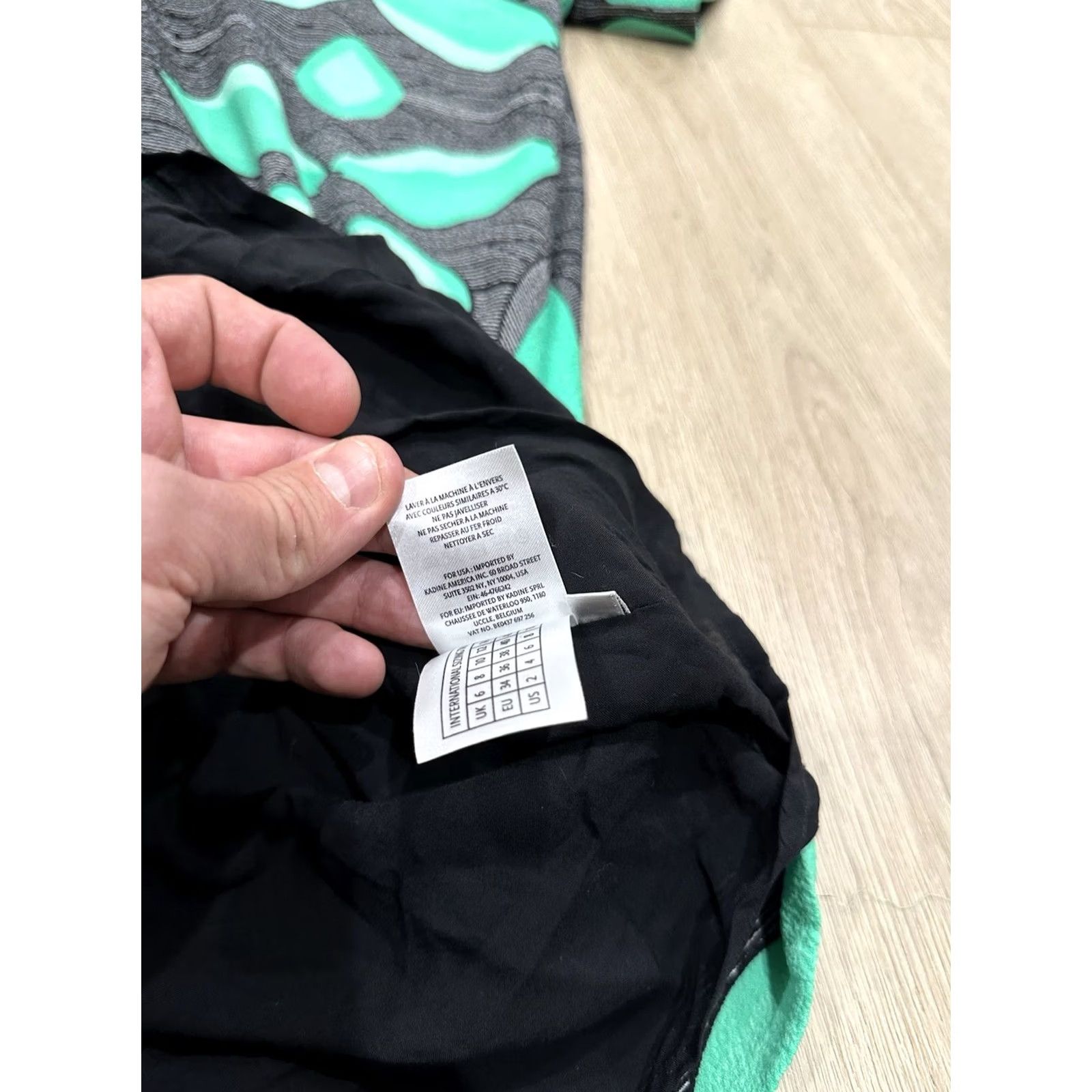 Essentiel Antwerp NWT Essentiel Antwerp Graphic Print Mini Dress Size EU 44 US 12 Green Short Sheath Womens 12 Size XL / US 12-14 / IT 48-50 - 5 Thumbnail