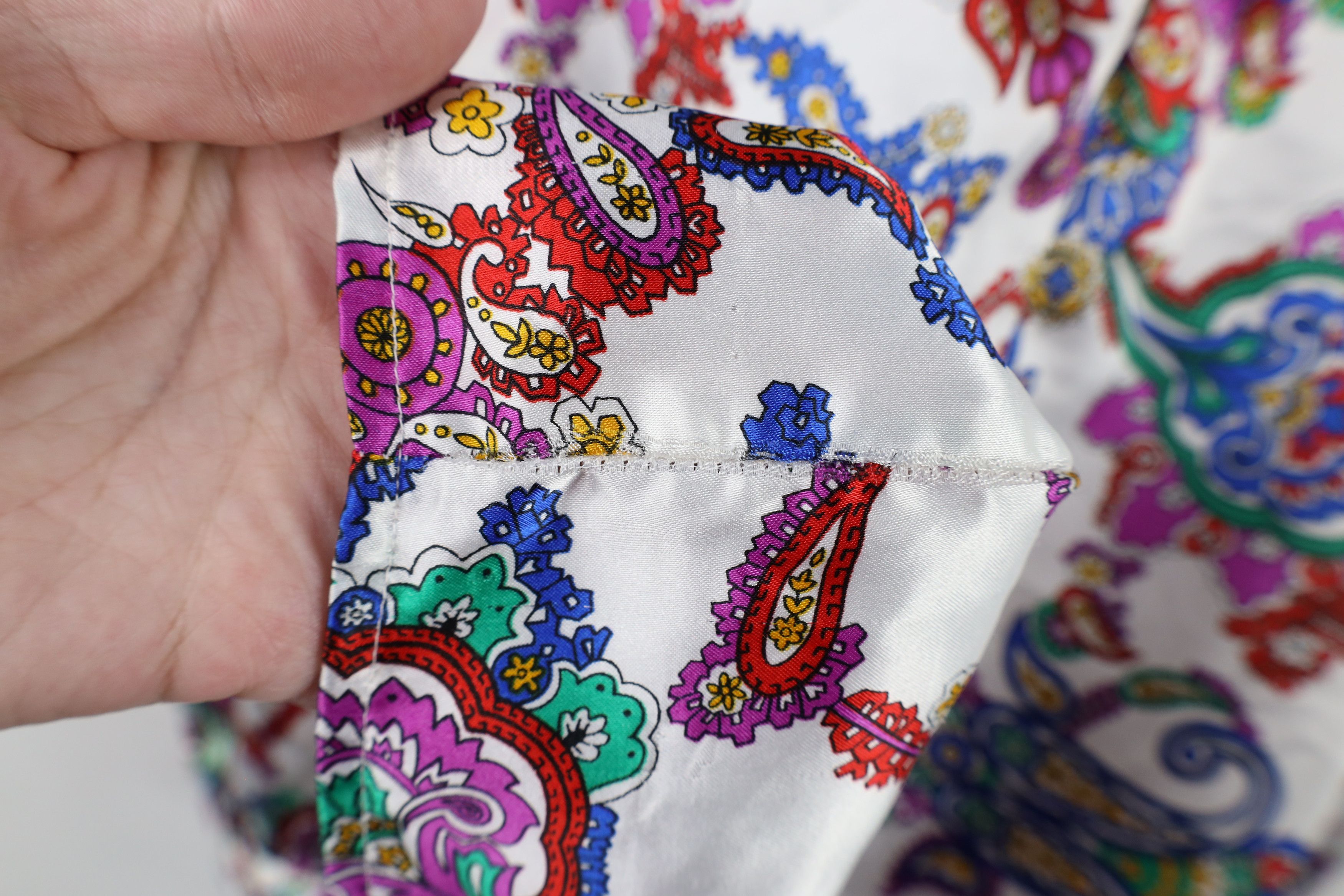 Vintage Vintage 90s Streetwear Rainbow Paisley Silky Polyester Shirt Size XXL / US 16-18 / IT 52-54 - 9 Thumbnail