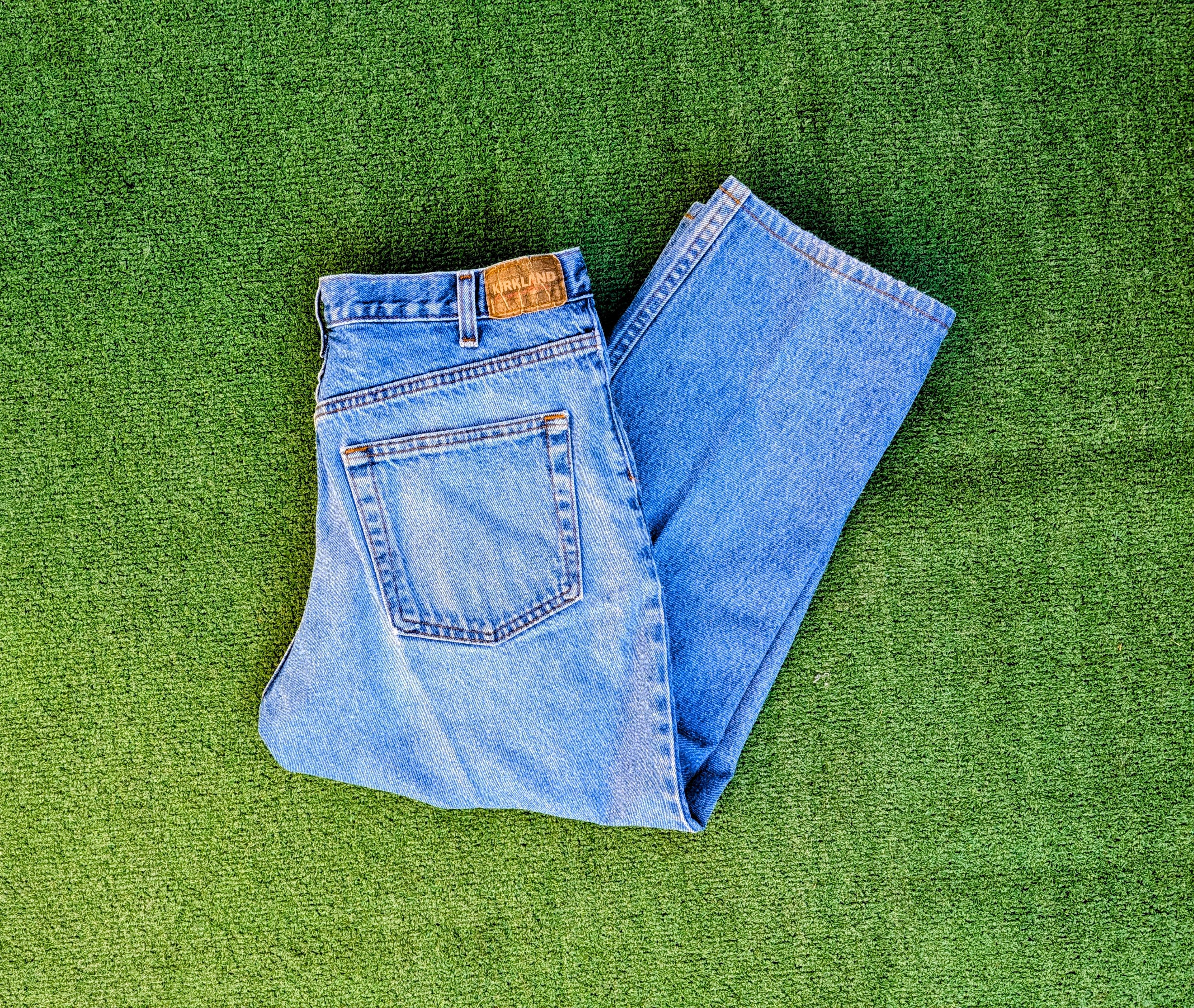 Kirkland Signature Kirkland Signature Standard Cotton 5-Pocket Blue Jeans EUC Size US 32 / EU 48 - 1 Thumbnail