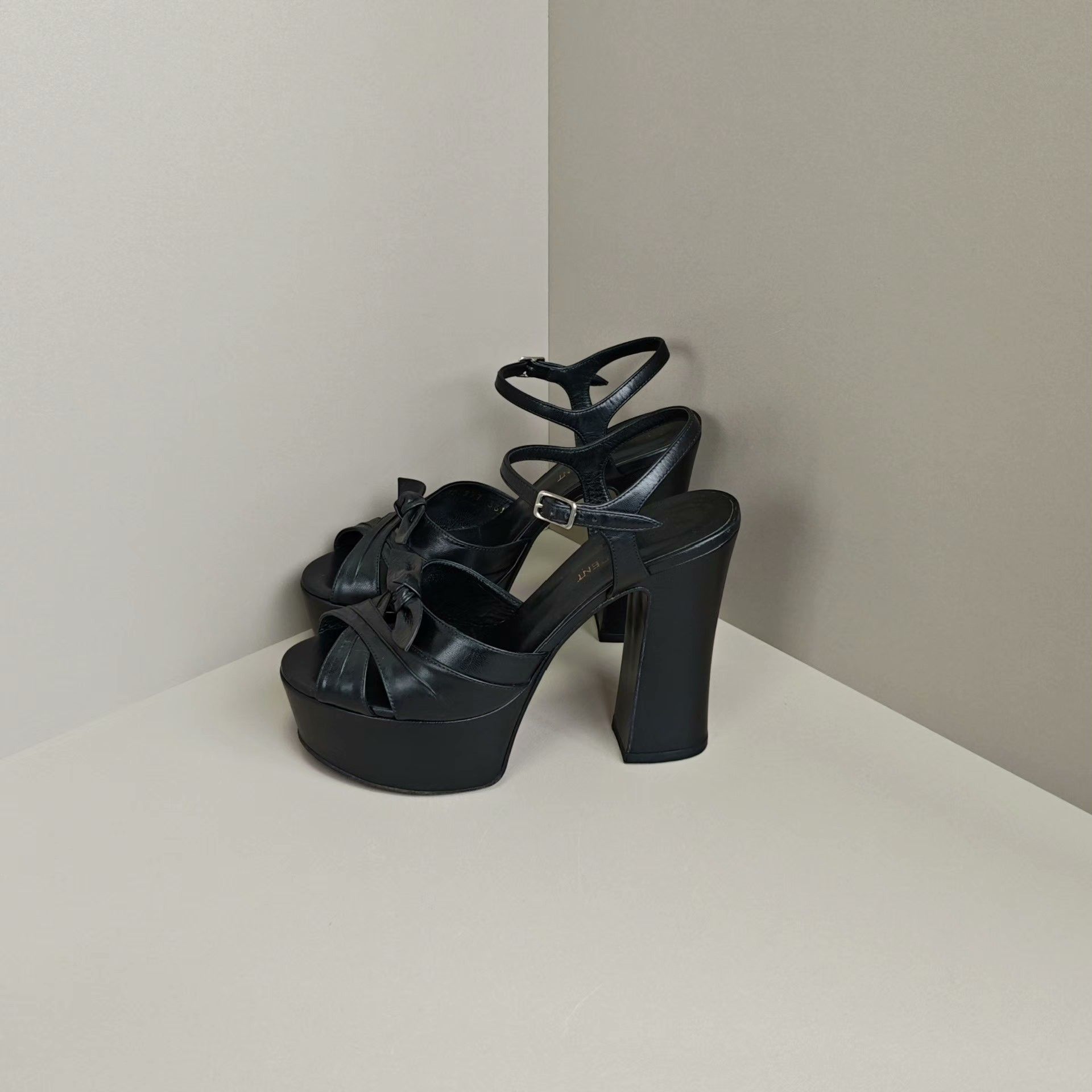 Saint Laurent Paris Saint Laurent Paris Sandals us_6 Women Size US 6 / IT 36 - 1 Thumbnail