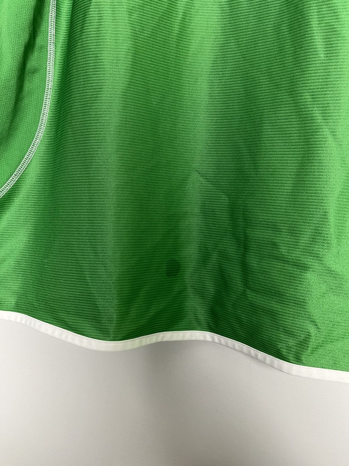 Umbro Vintage Umbro ireland 2002 SOCCER JERSEY TSHIRT Size US L / EU 52-54 / 3 - 8 Thumbnail