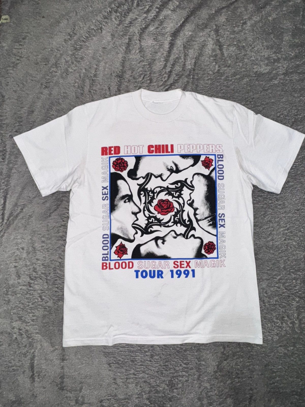 Vintage Vintage Red Hot Chilli Peppers Tour with Nirvana Pearl Jam Size US L / EU 52-54 / 3 - 1 Thumbnail