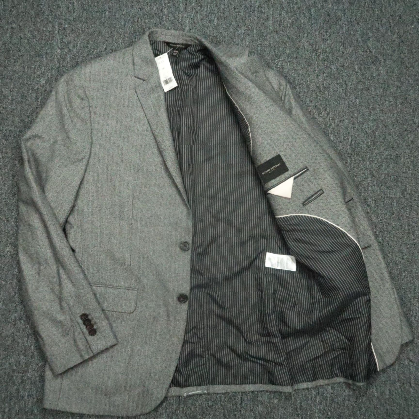 Banana Republic VINTAGE Banana Republic Blazer Mens 40R Gray Herringbone Marzotto Wool Slim Sport Coat Size 40R - 3 Thumbnail