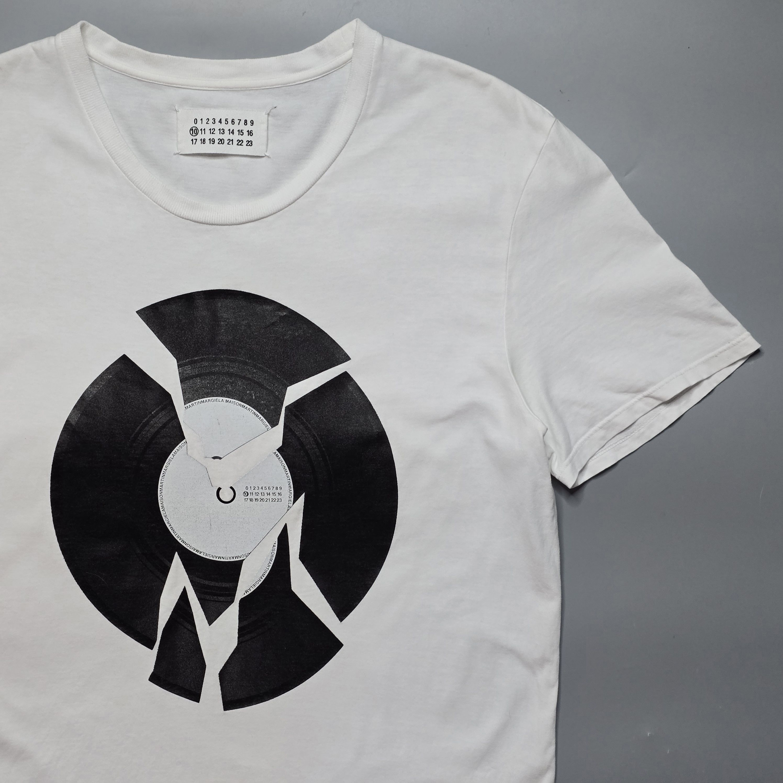 Maison Margiela Martin Margiela - AW09 Broken Vinyl Record T-Shirt Size US M / EU 48-50 / 2 - 3 Thumbnail