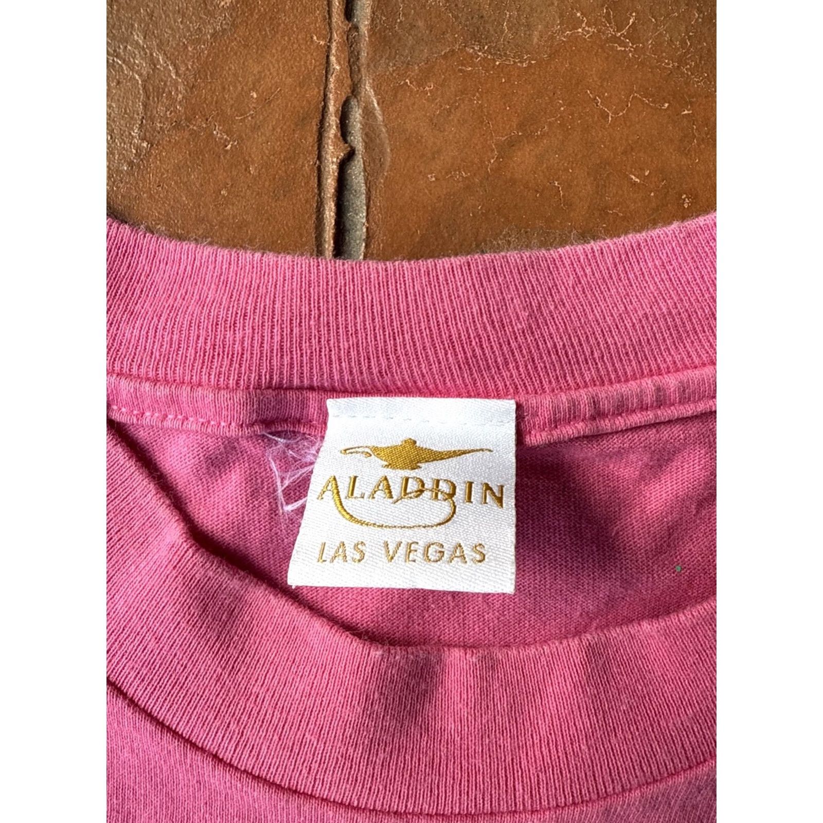 Pinko VINTAGE Aladdin Hotel Casino Las Vegas T-Shirt Pink Large Tee Men 90s Logo Size US L / EU 52-54 / 3 - 2 Thumbnail