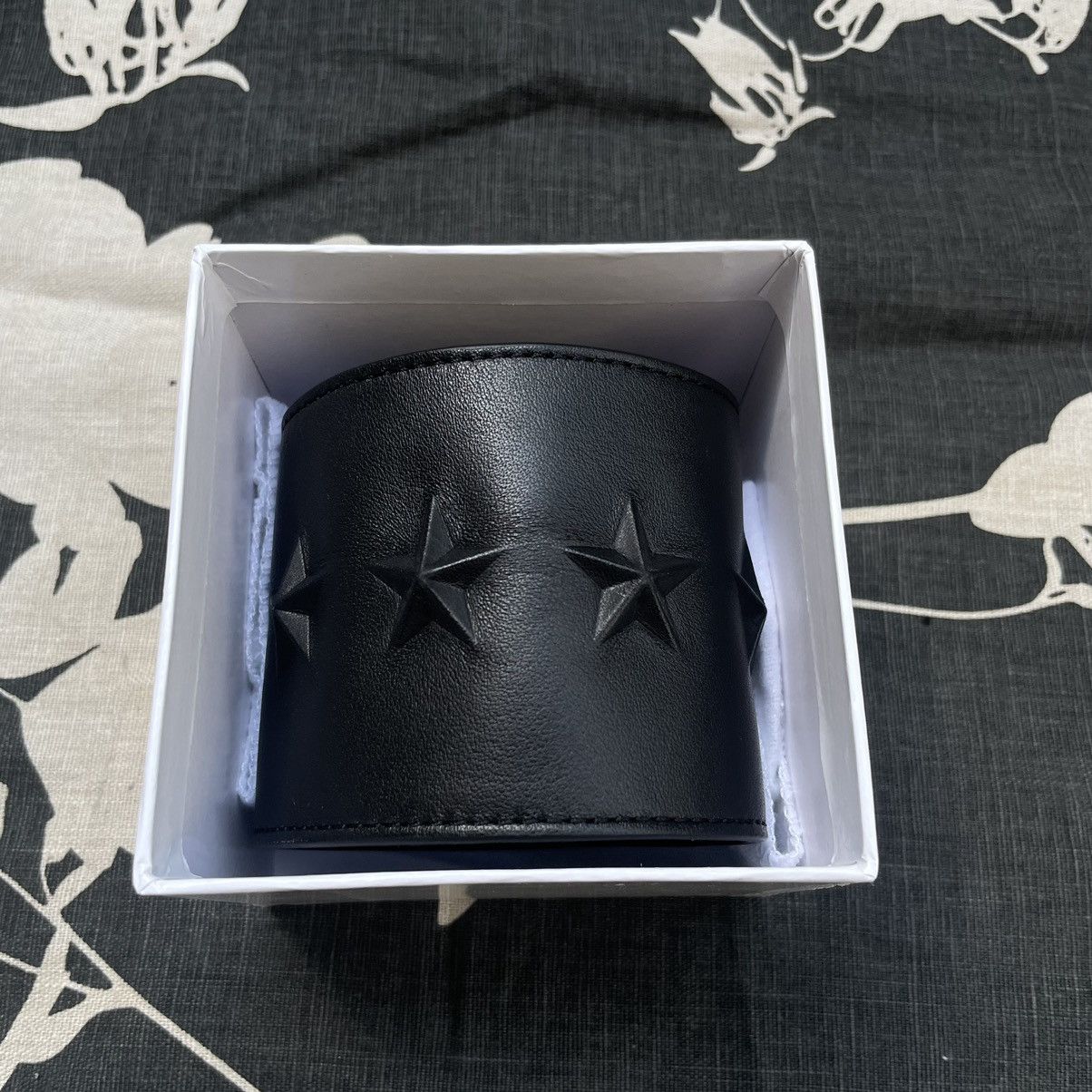 Givenchy Givenchy Cowhide Leather Bracelet All Black Stars Size ONE SIZE - 3 Thumbnail