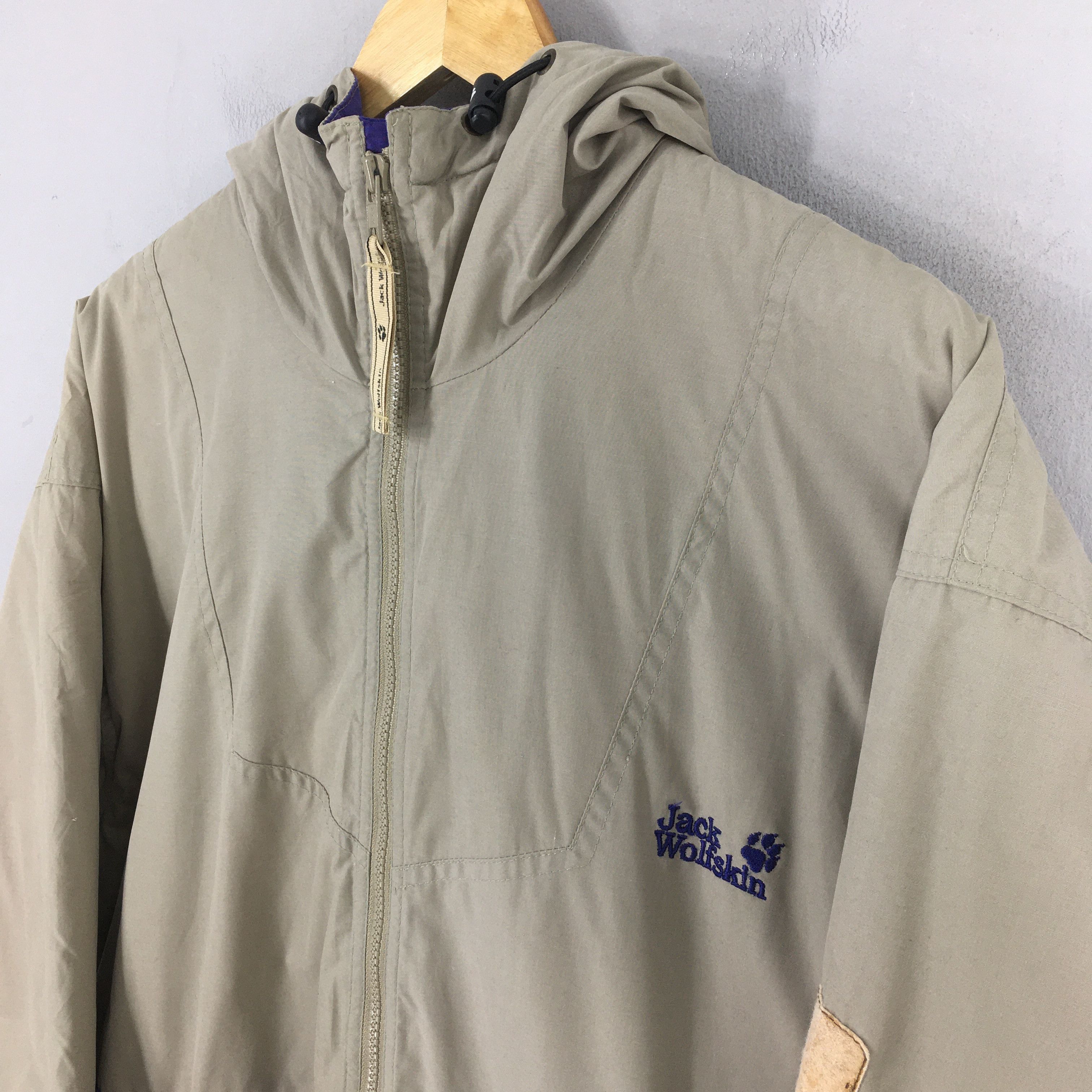 Jack Wolfskin Vintage Jack Wolfskins Hoodie Windbreaker Jacket Large Size US L / EU 52-54 / 3 - 3 Thumbnail