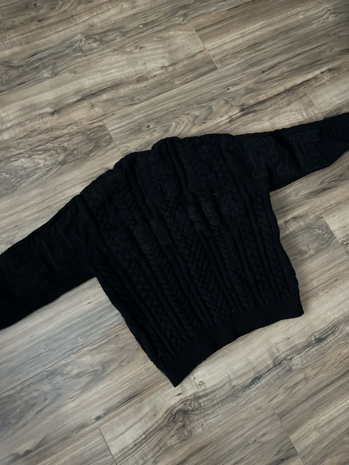 Supreme Supreme Appliqué Cable Knit Sweater | Grailed