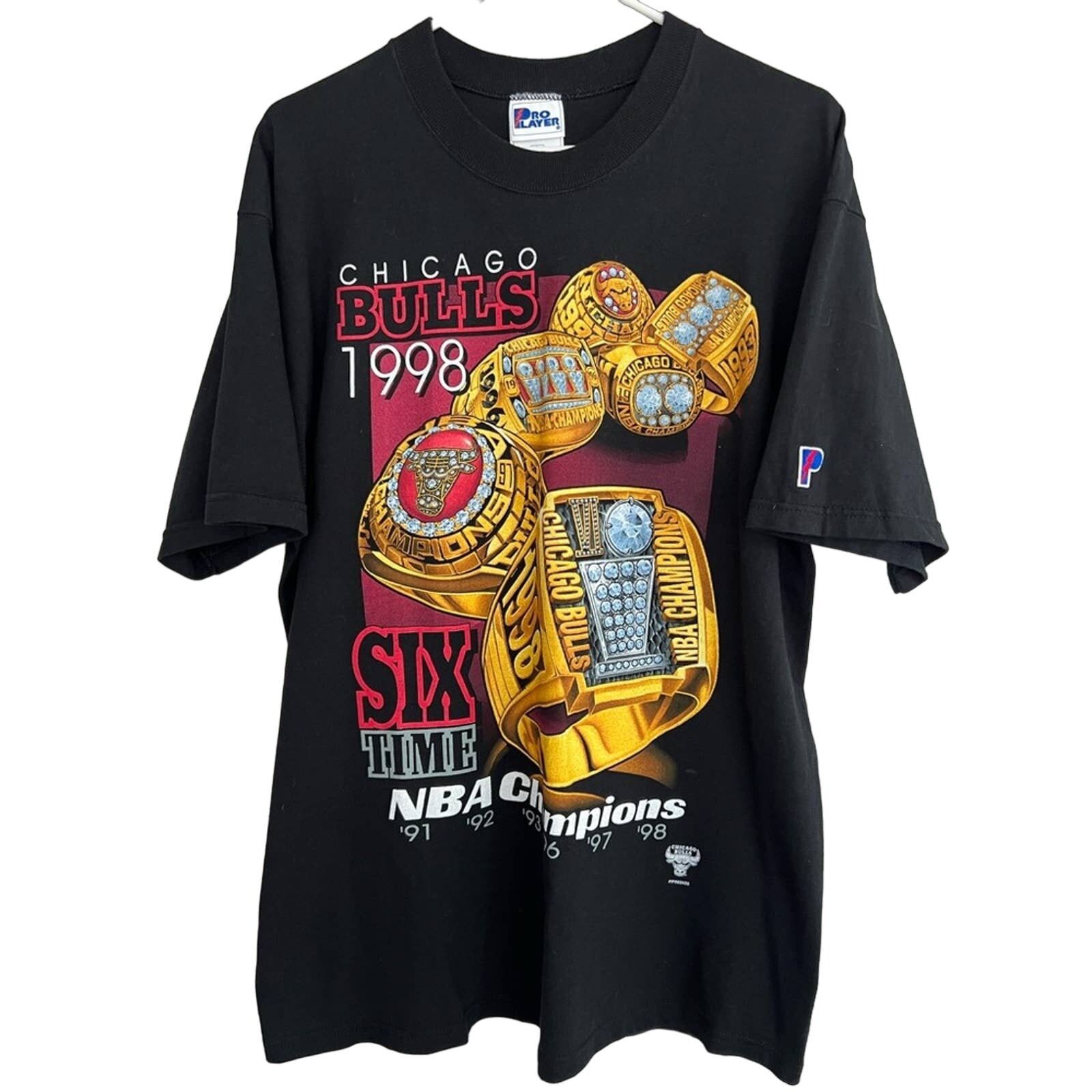 Pro Player Vintage 1998 Six Time Chicago Bulls Champs Rings Shirt NOS Size US L / EU 52-54 / 3 - 1 Thumbnail