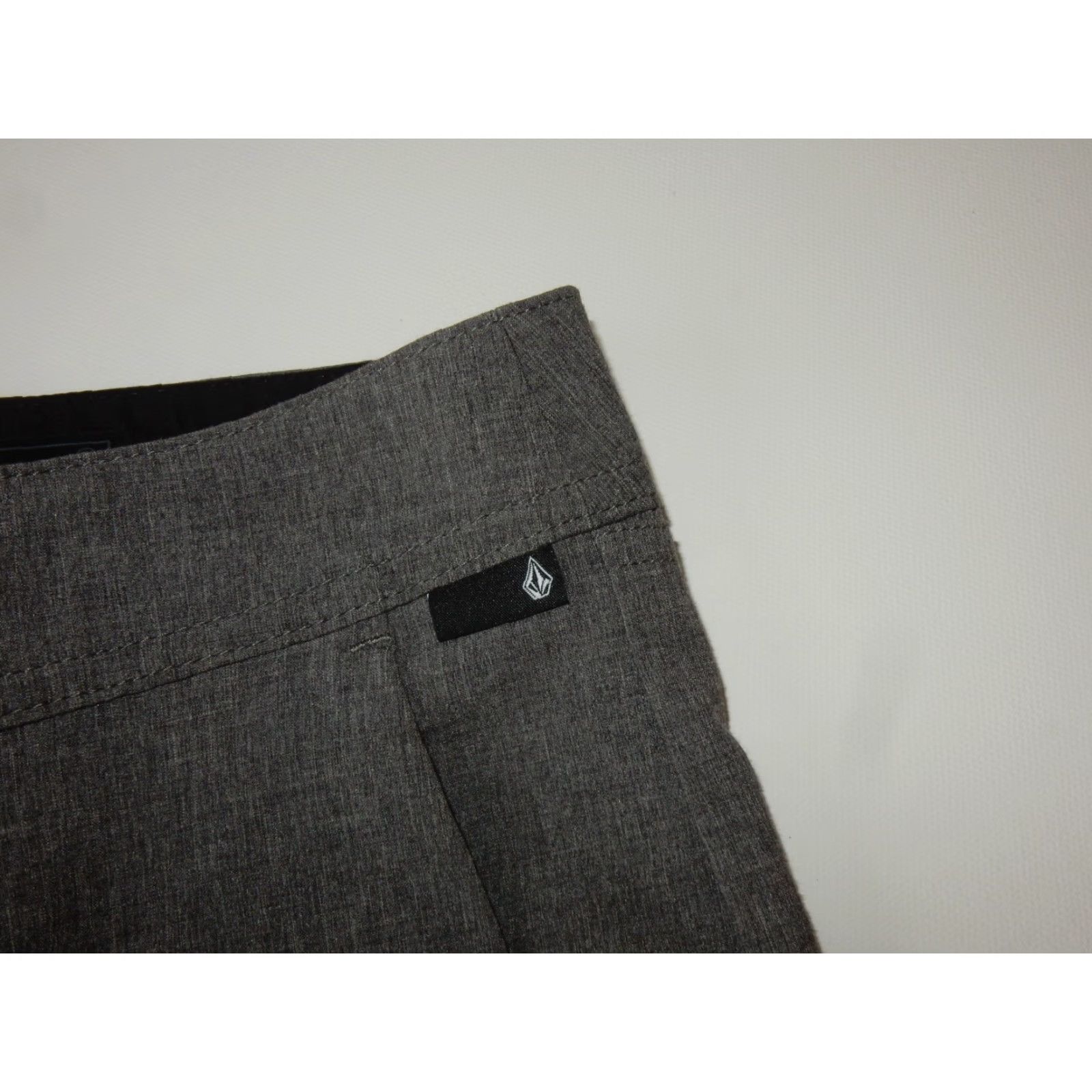 Volcom Volcom Men's Shorts Size 36 Short Athletic Gray Polyester Mens L Regular Activewear Size US 33 - 4 Thumbnail