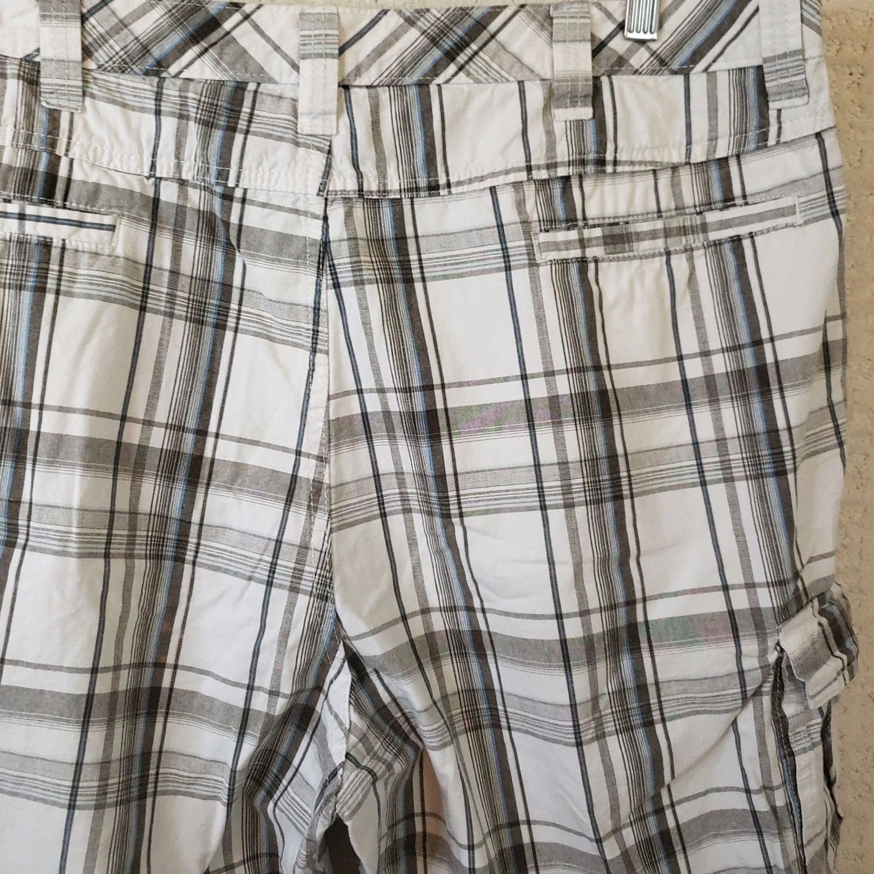 Wrangler Wrangler Cargo Shorts Men's 38x10 Khaki Blue Wht. Plaid Flat Front Cargo Pockets Casual, Travel, Regular Mens Size US 38 / EU 54 - 7 Thumbnail