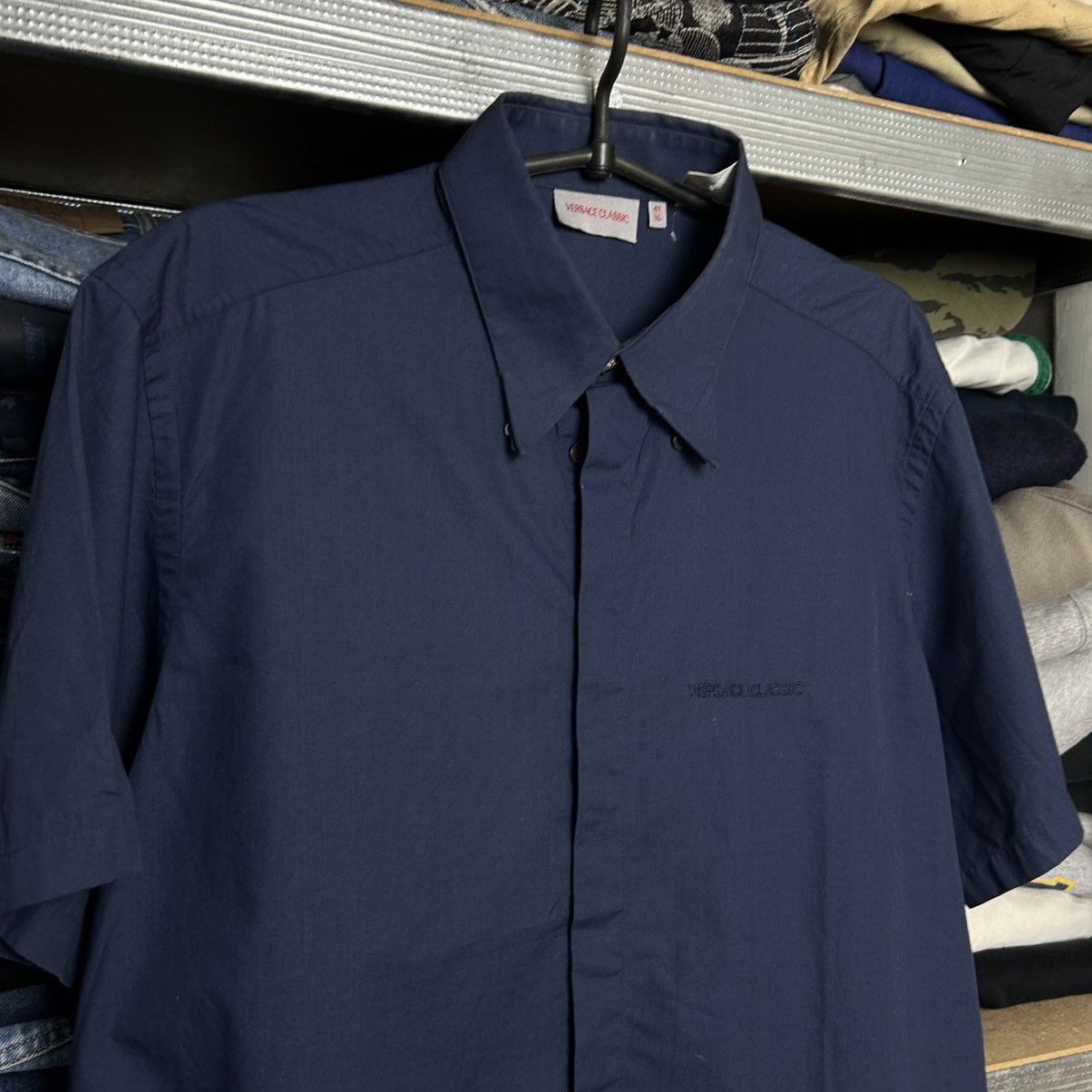 Versace Luxury Versace Classic small logo button designer VTG shirt Size US L / EU 52-54 / 3 - 2 Thumbnail