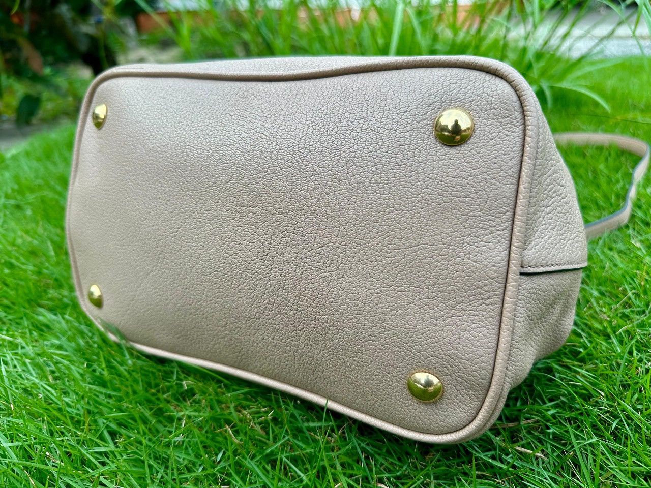 Miu Miu Authentic Miu Miu Vitello Phenix Top Handle Bag Size ONE SIZE - 4 Thumbnail