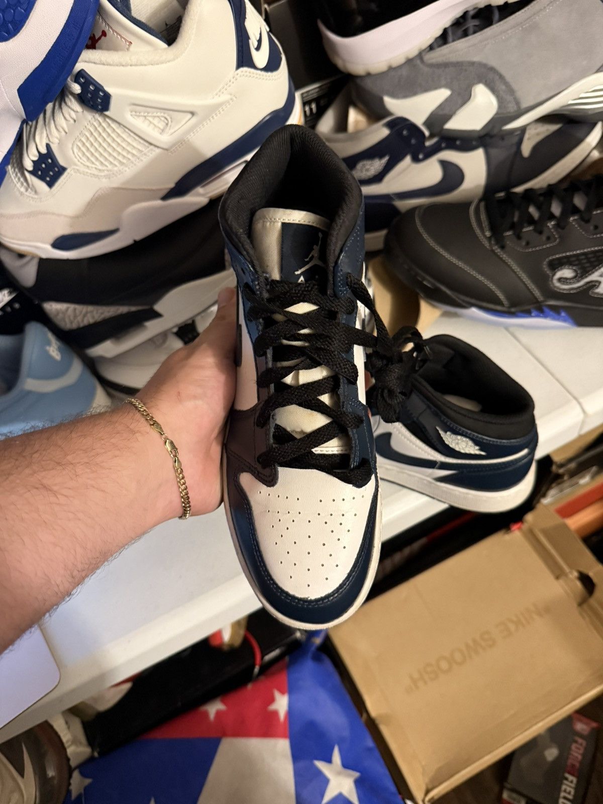 Jordan Brand Jordan retro 1 mid navy size 6y Size US 6 / EU 39 - 2 Thumbnail