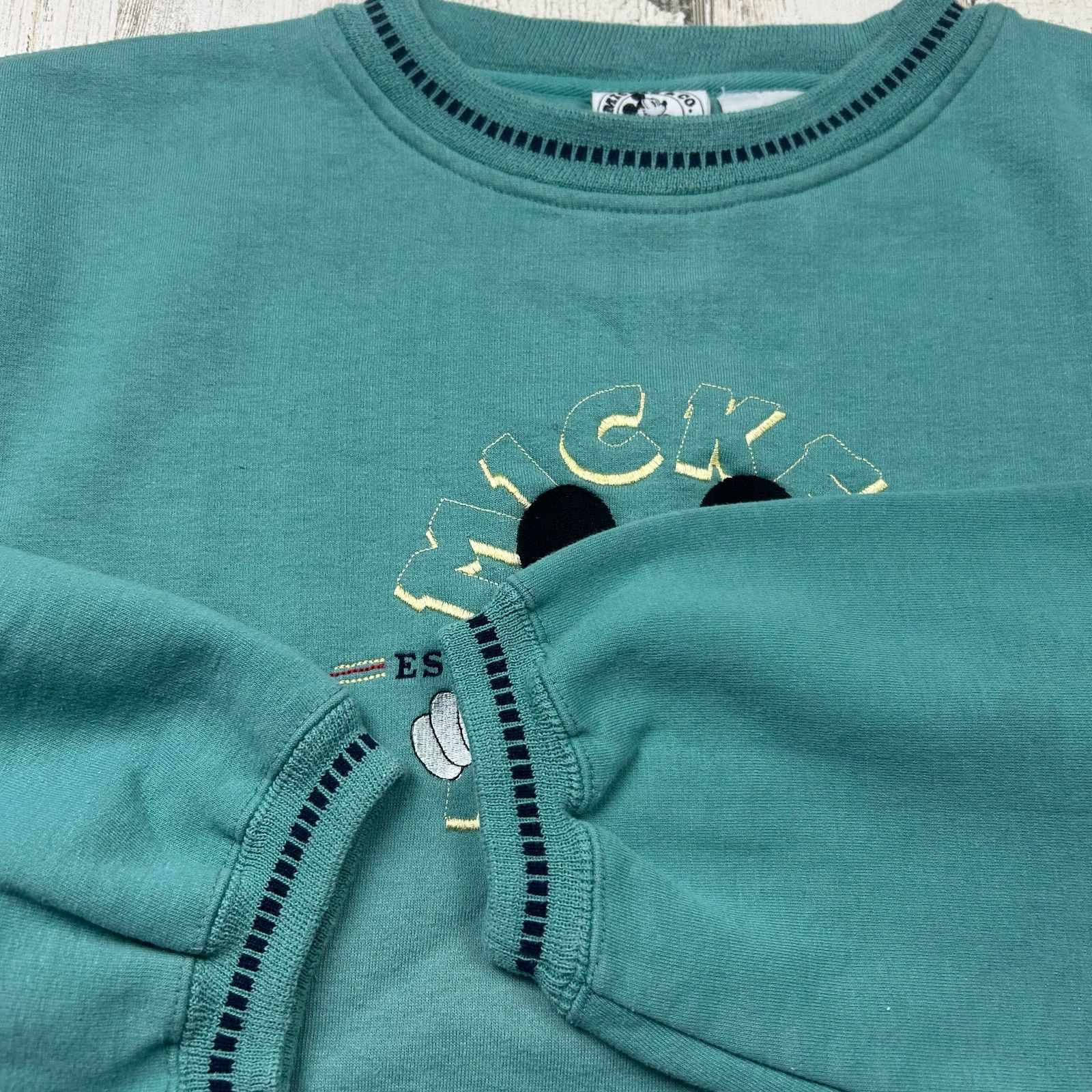 Disney × Mickey & Co. × Vintage Vintage Mickey & Co. Disney Mickey Mouse Crewneck Size US L / EU 52-54 / 3 - 4 Thumbnail