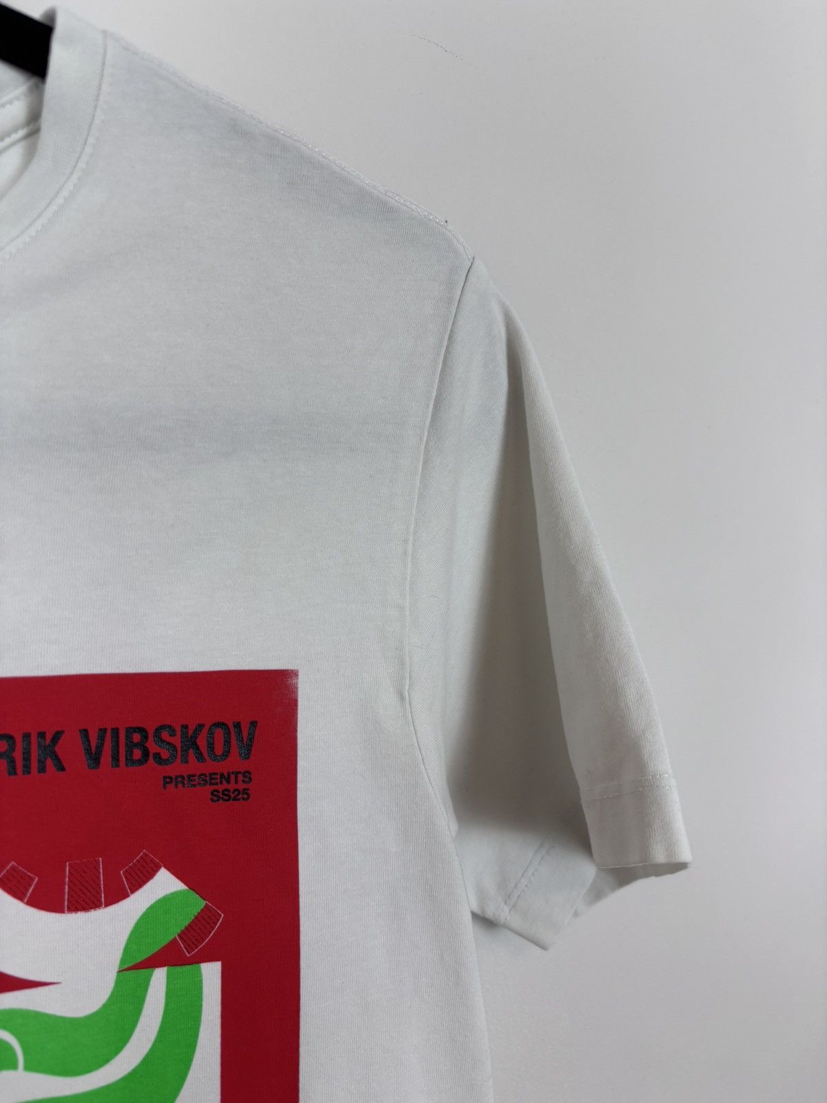 Henrik Vibskov Henrik Vibskov The Orchestra NWT Men’s Big Logo White Tee Size US S / EU 44-46 / 1 - 9 Thumbnail