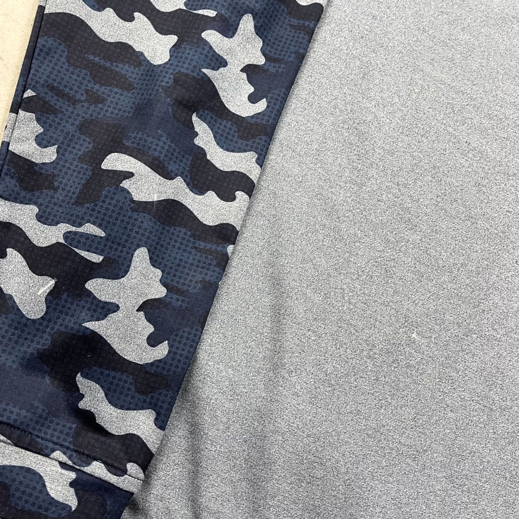 Peter Millar Peter Millar Jacket Mens L Blue Perth Pullover Golf 1/4 Zip Camouflage Skokie CC Shirt Mens L Blue Camouflage Golf Jacket Size US L / EU 52-54 / 3 - 4 Thumbnail
