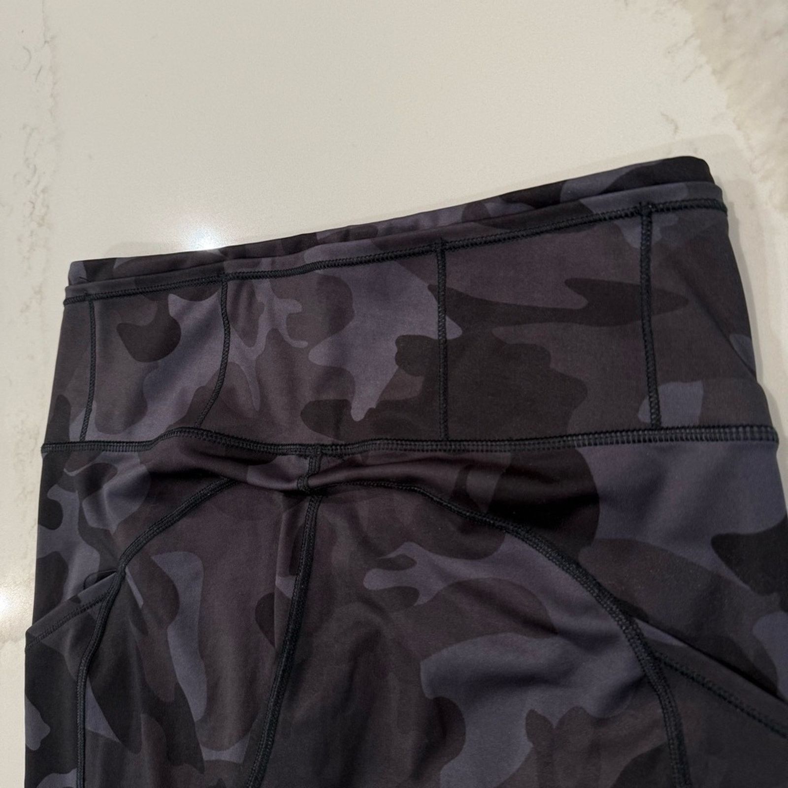Lululemon Lululemon Fast & Free High Rise Crop Leggings Women’s 6 Gray Size 28" / US 6 / IT 42 - 7 Thumbnail