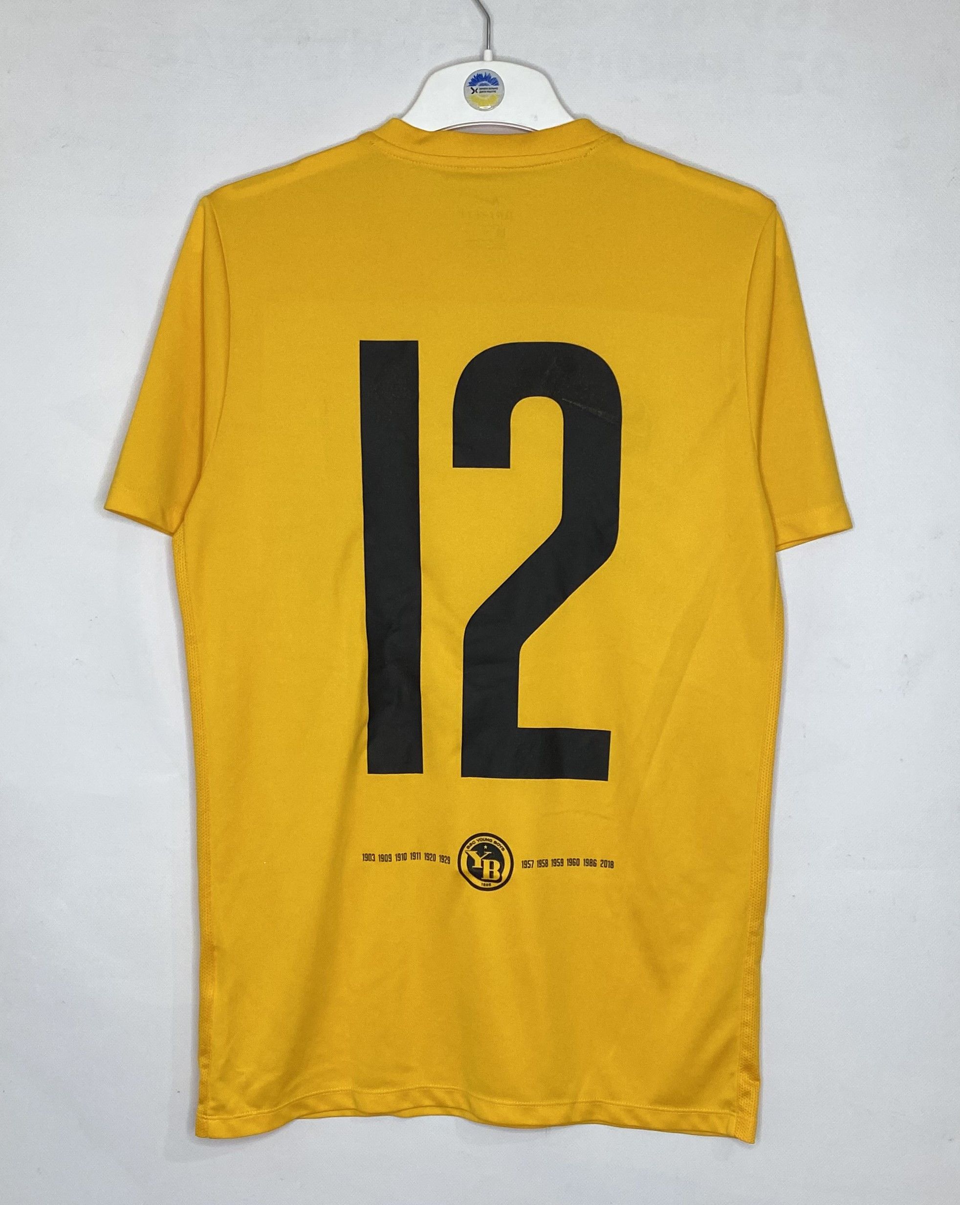 Fila × Nike BSC YOUNG BOYS MEISTER 2018 FOOTBALL SHIRT SOCCER JERSEY Size US M / EU 48-50 / 2 - 2 Thumbnail