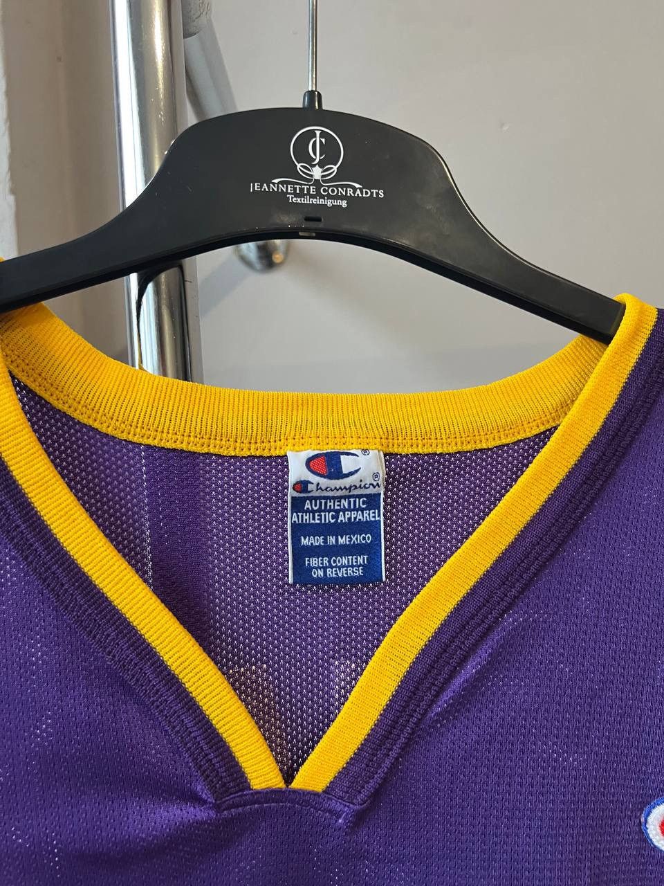 NBA RARE LOS ANGELES LAKERS #8 BRYANT CHAMPION BASKETBALL JERSEY Size US M / EU 48-50 / 2 - 7 Thumbnail