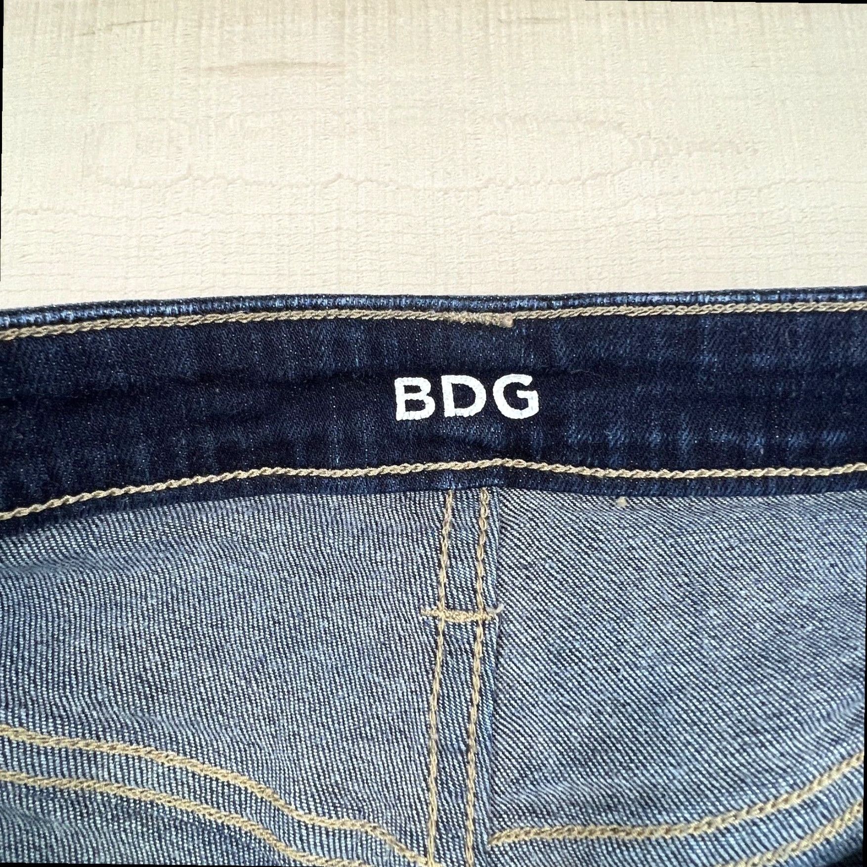 Bdg BDG Blue Denim Shorts Women's 28 Mid Rise Cut Offs Rolled Hem Size 28" / US 6 / IT 42 - 4 Thumbnail