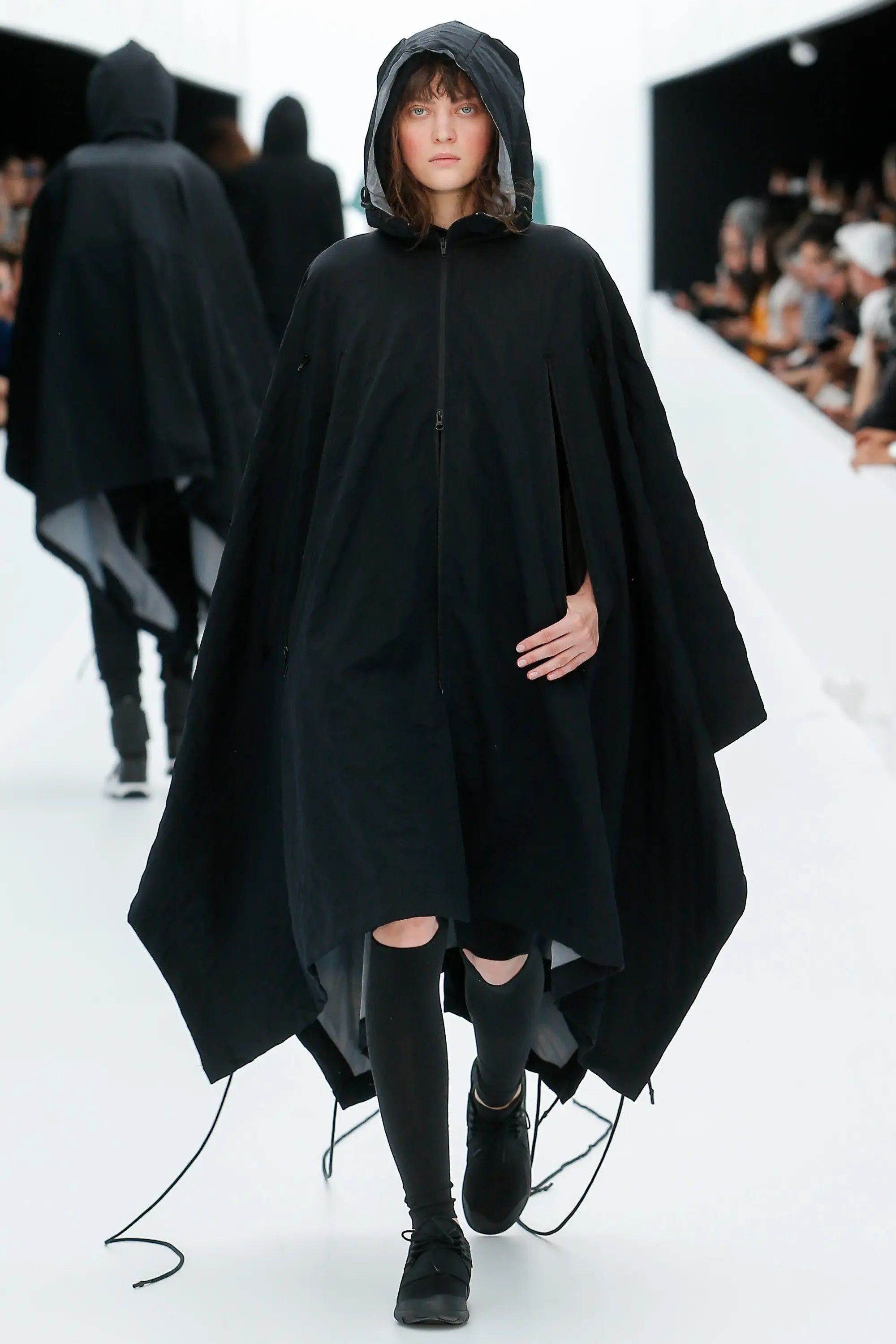 Adidas Y-3 Space Track Poncho S/S 2017 M Oversized Yohji Yamamoto Size US M / EU 48-50 / 2 - 2 Thumbnail