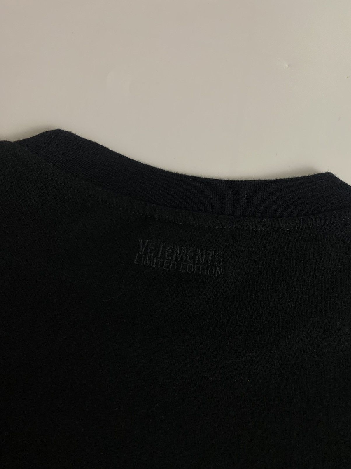 Vetements Vetements “think differently” Size US L / EU 52-54 / 3 - 9 Thumbnail