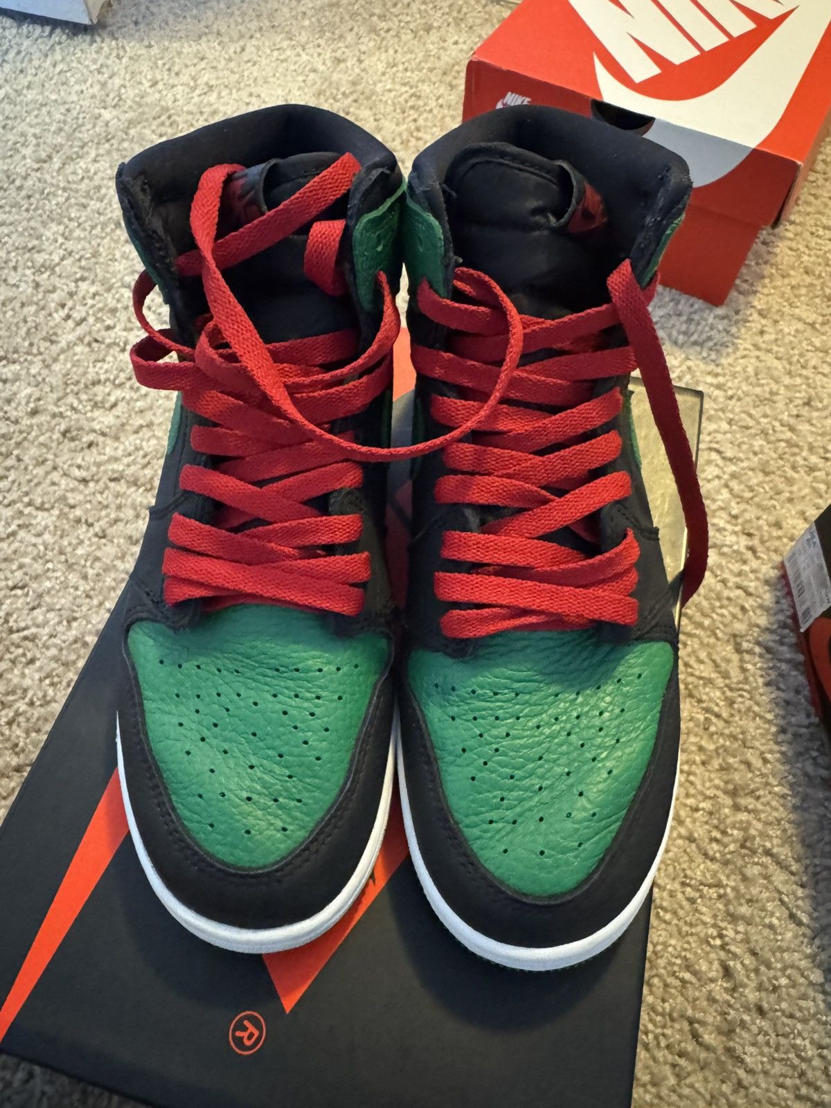 Jordan Brand Jordan 1 Retro High Pine Green Black (GS) Size US 6.5 / EU 39-40 - 2 Thumbnail