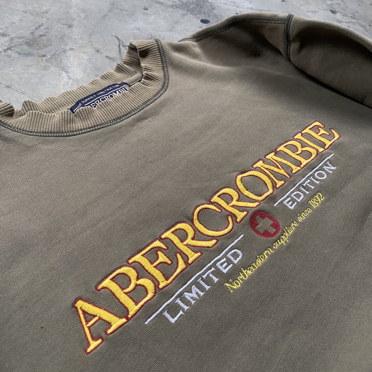 Abercrombie & Fitch × Vintage y2k Abercrombie&Fitch Distressed Boxy Crewneck Size US L / EU 52-54 / 3 - 6 Thumbnail