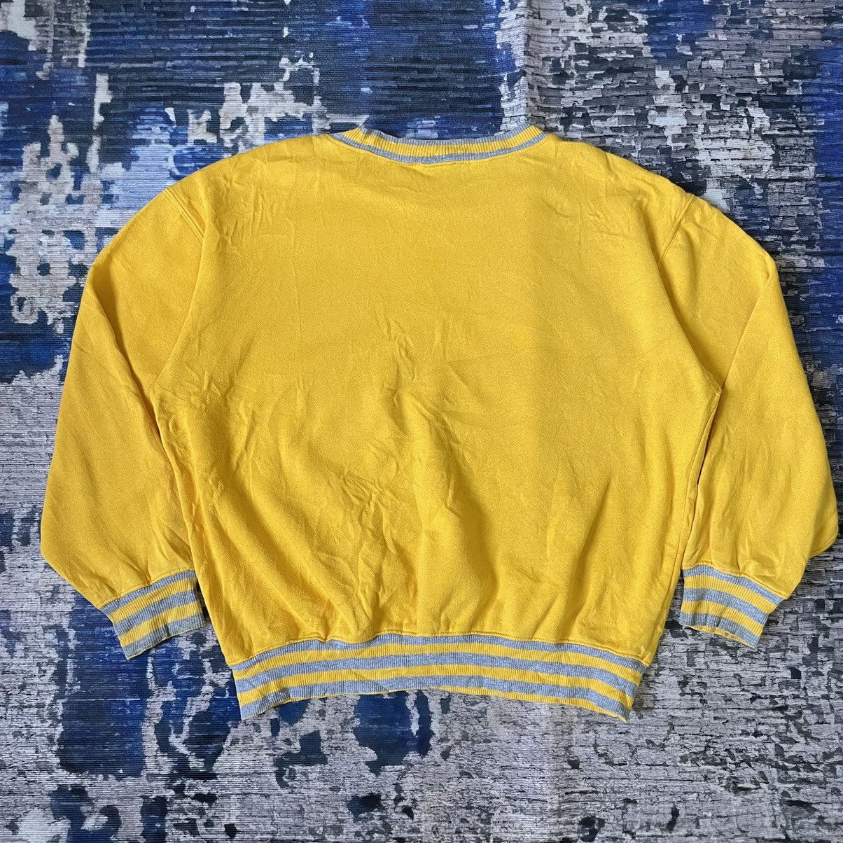 Nike Rare 90s Nike Yellow Boxy Mini Swoosh Sweatshirt Size US M / EU 48-50 / 2 - 9 Thumbnail