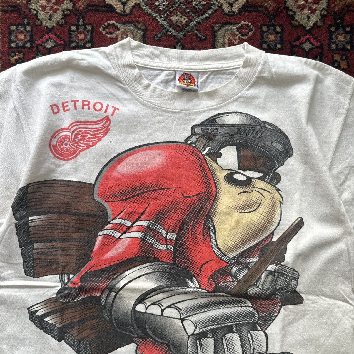 Vintage Vintage 1997 Taz Detroit Red Wings NHL Graphic Tee Size L Size US L / EU 52-54 / 3 - 4 Thumbnail
