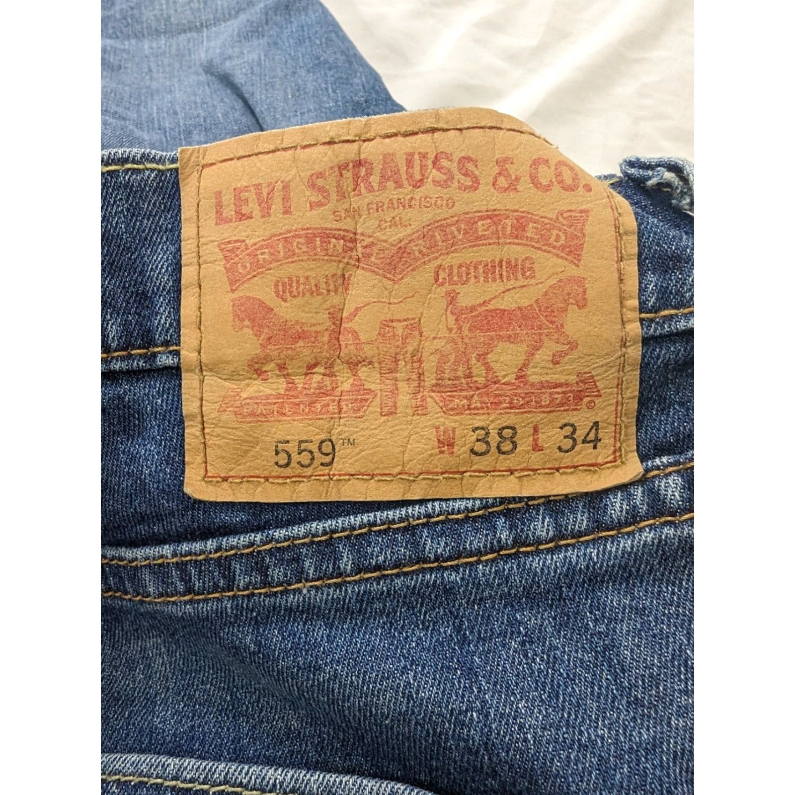 Vintage Levis 559 Jeans Men 38x34 Relaxed Straight Fit Blue M5M Jeans Mens Straight Denim Mid Blue Work 2010s Size US 38 / EU 54 - 3 Thumbnail