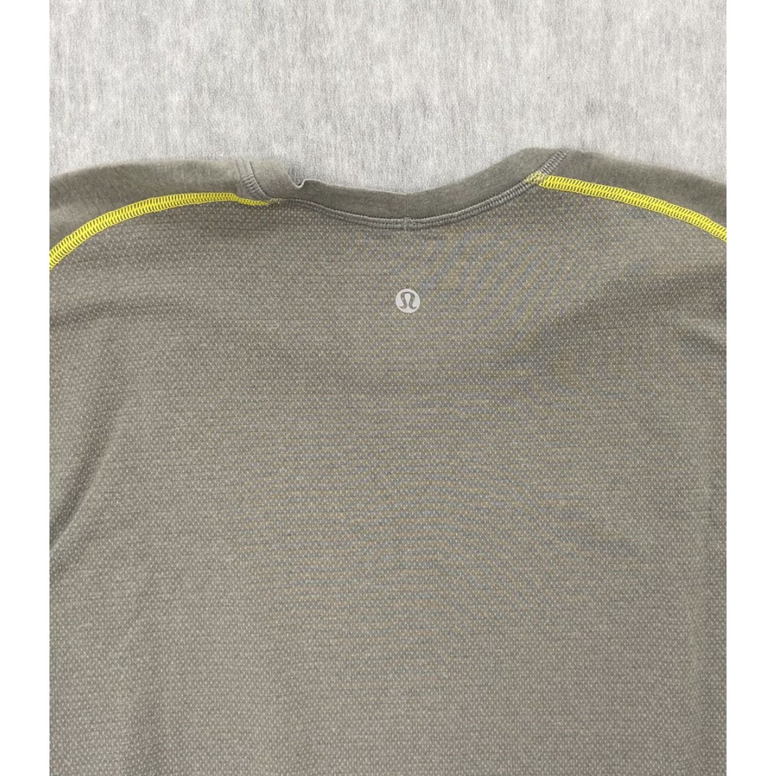 Lululemon Lululemon Metal Vent Tech Shirt Men XL Heather Gray Short Sleeve Active Top Cross Training Gym Running Athleisure Mens Size US XL / EU 56 / 4 - 4 Thumbnail
