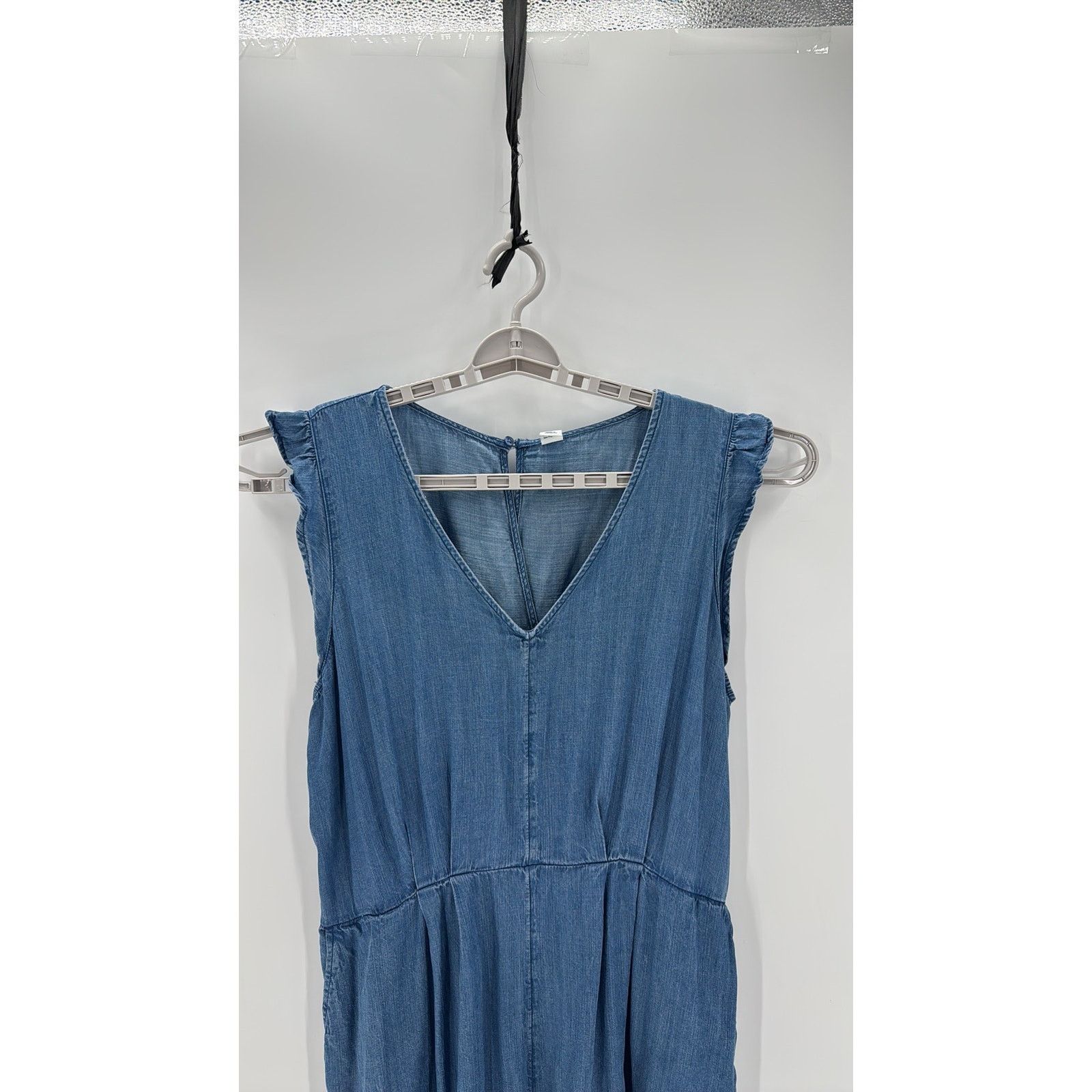 Old Navy Old Navy chambray Lightweight Denim Sleeve Romper size XL Size 36" / US 14 / IT 50 - 3 Thumbnail