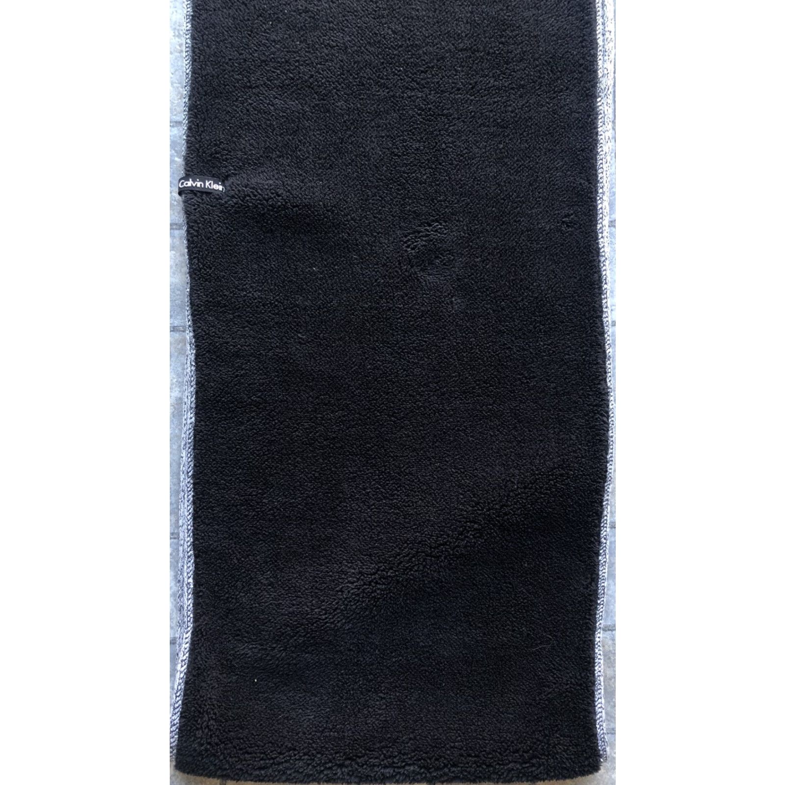 Calvin Klein VINTAGE Calvin Klein Scarf Gray & Black RN#54163 CA#57151 Women's Scarf Gray Black RN#54163 CA#57151 Size ONE SIZE - 7 Thumbnail