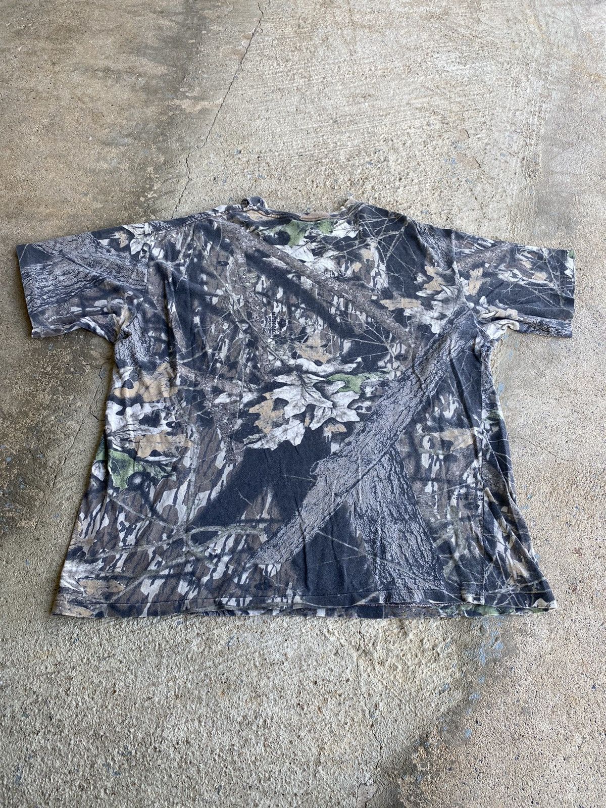 Realtree × Vintage Vintage 90’s Mossy Oak Camo Faded Distressed Pocket Shirt Size US XL / EU 56 / 4 - 9 Thumbnail
