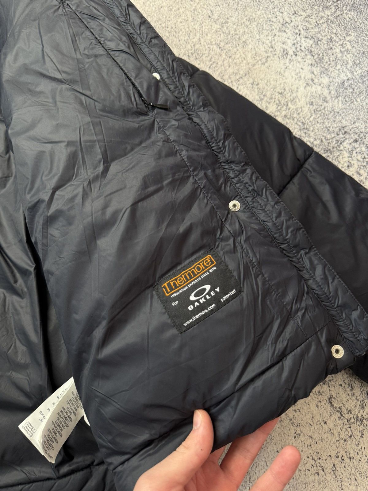 Oakley Vintage Oakley Black Puffer Jacket Y2K USA Size XL / US 12-14 / IT 48-50 - 21 Thumbnail