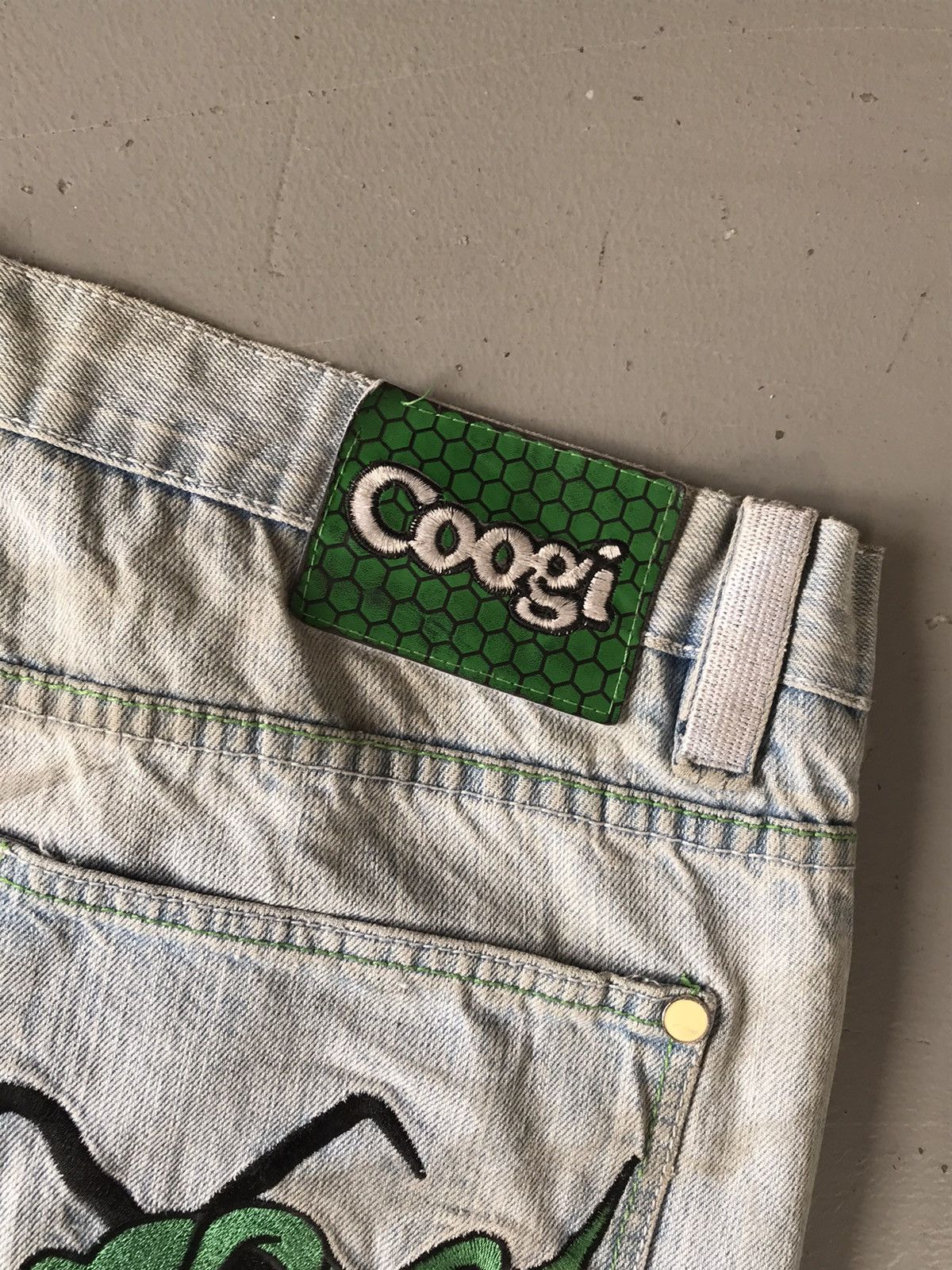Coogi × Vintage 90s vintage Coogi bee embroidered denim Size US 42 / EU 58 - 9 Thumbnail