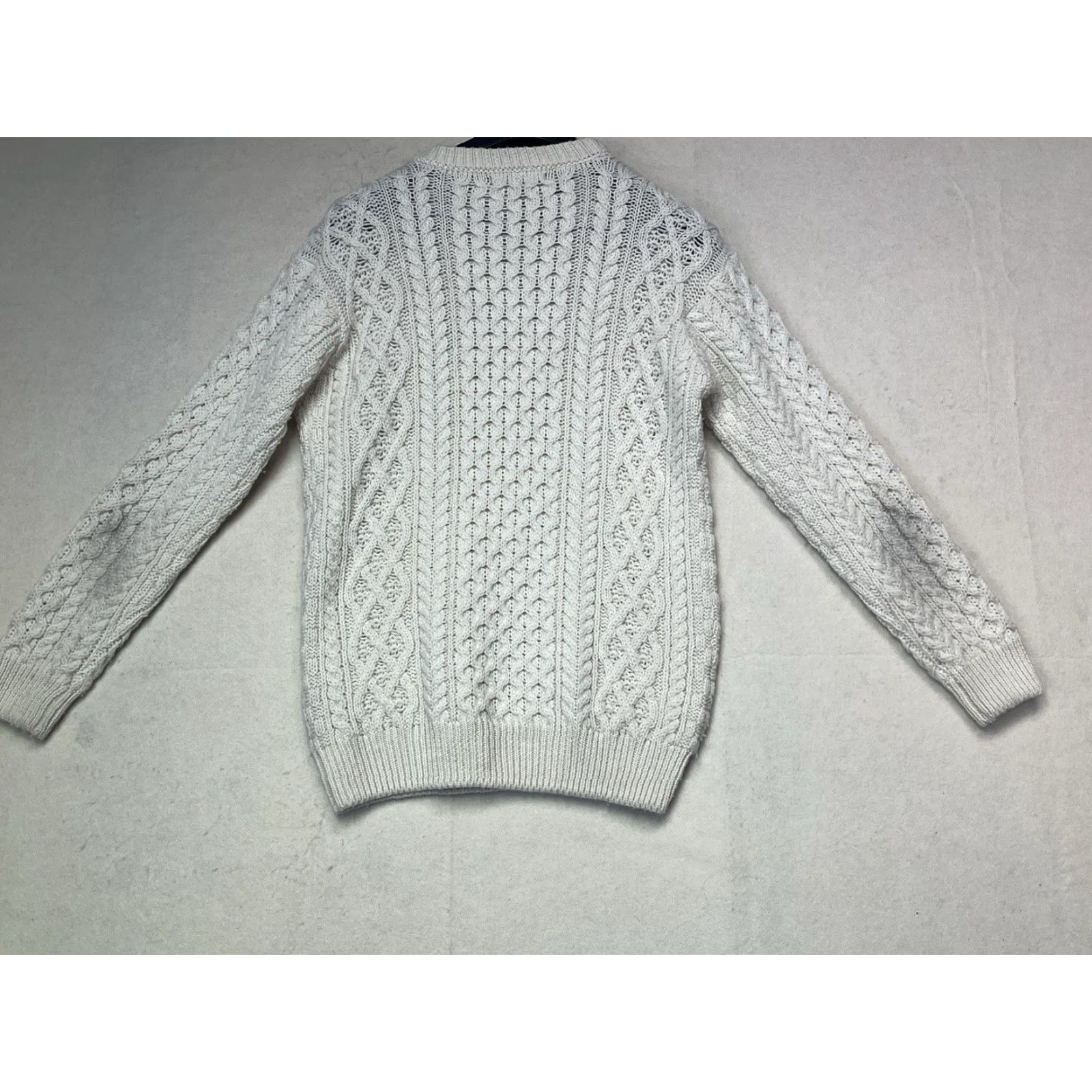 Vintage VINTAGE Ireland's Eye Ivory Cable Knit Fisherman Wool Sweater Women M Crew Neck Pullover See all pics See all Pics Sleeves Stains Mens? Wait. Size M / US 6-8 / IT 42-44 - 2 Thumbnail